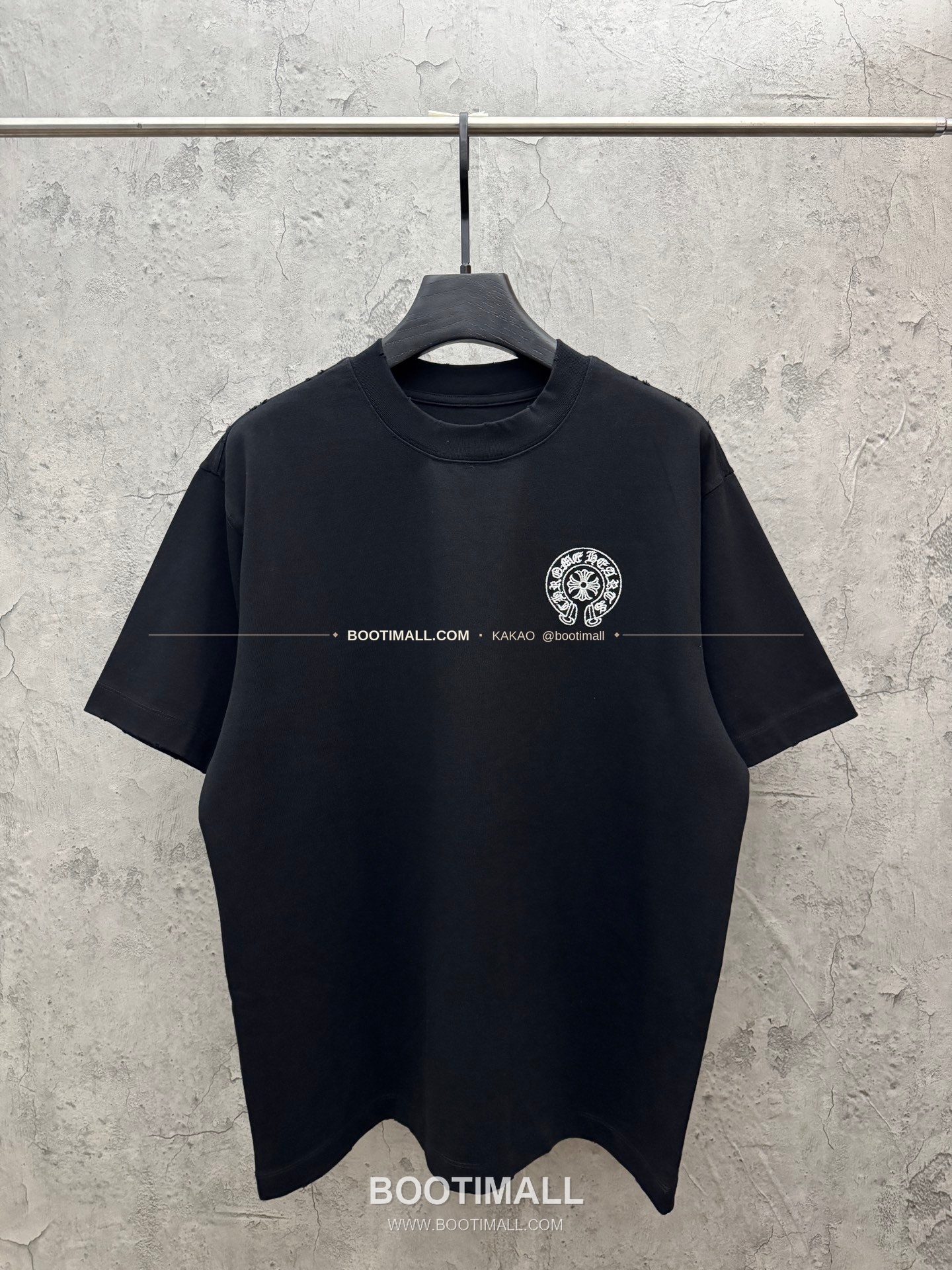 크롬하츠 2026SS 헤비코튼 UV변색 호스슈 3D자수 루즈핏 반팔 티셔츠 Chrome Hearts 2026 SS Heavy Cotton UV Color Changing Horseshoe 3D Embroidery Loose Fit Short Sleeve T-Shirt 9602 1