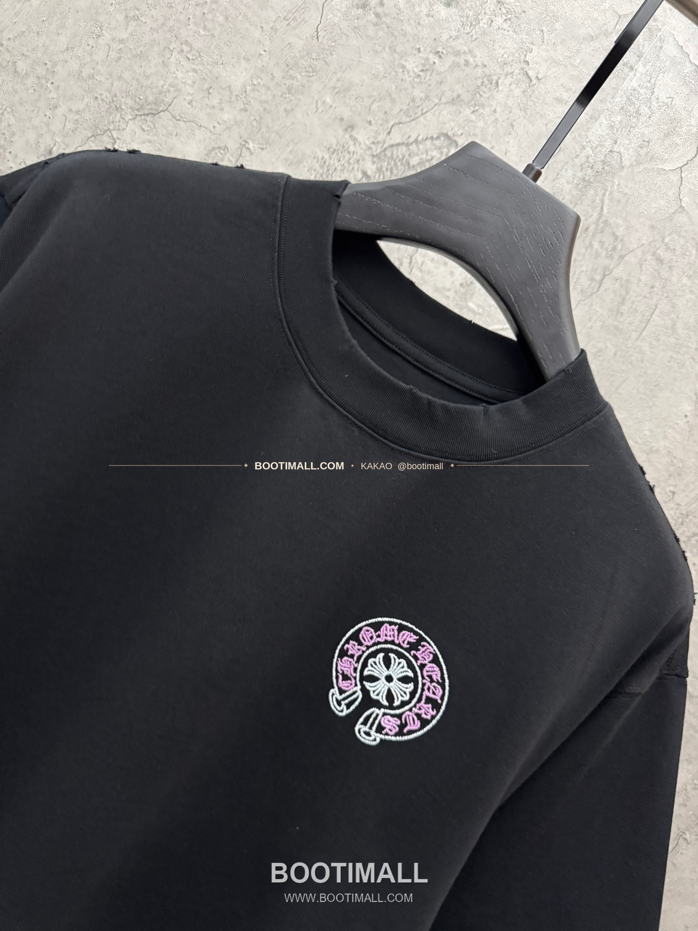 크롬하츠 2026SS 헤비코튼 UV변색 호스슈 3D자수 루즈핏 반팔 티셔츠 Chrome Hearts 2026 SS Heavy Cotton UV Color Changing Horseshoe 3D Embroidery Loose Fit Short Sleeve T-Shirt 9602 3