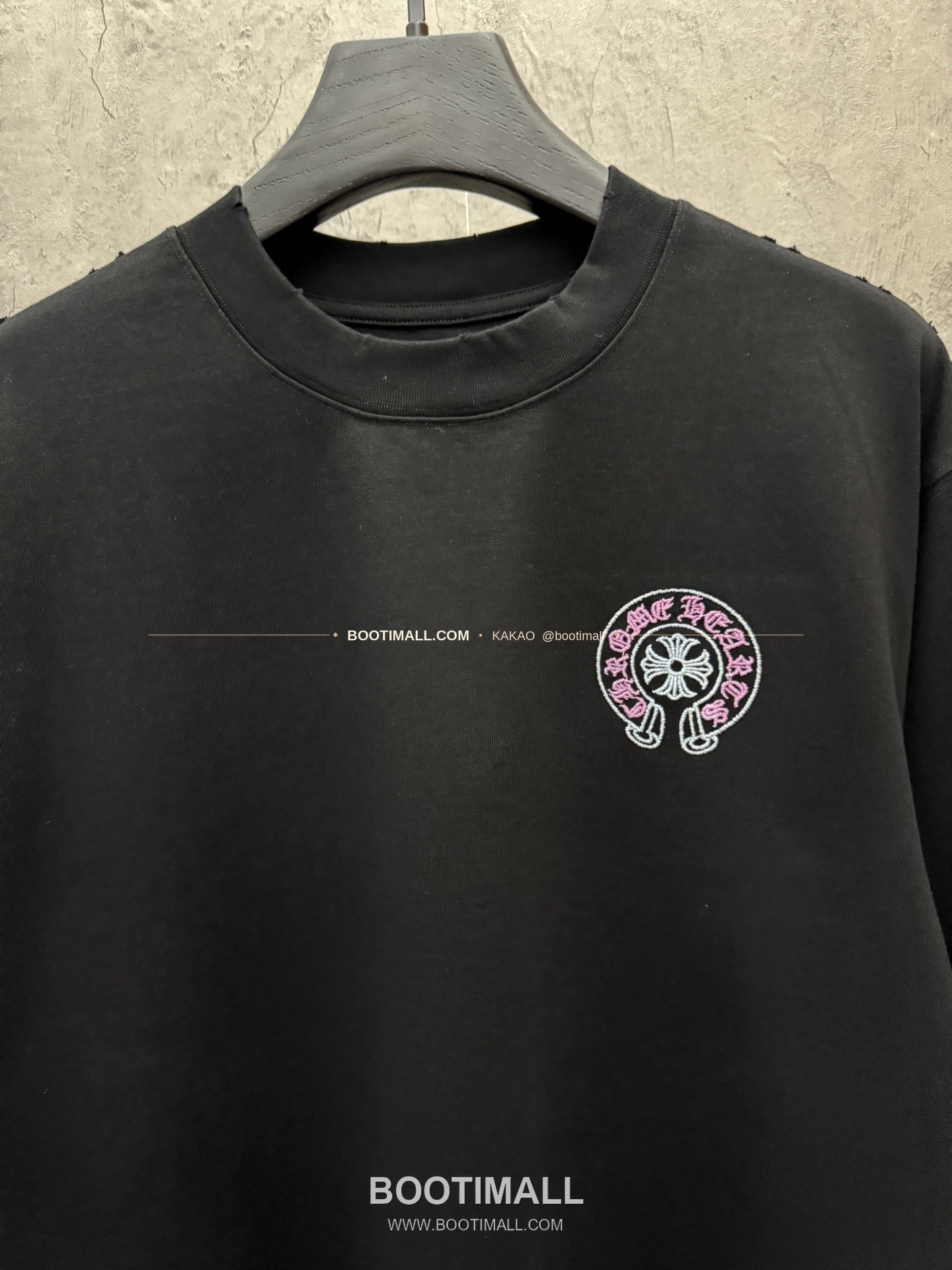 크롬하츠 2026SS 헤비코튼 UV변색 호스슈 3D자수 루즈핏 반팔 티셔츠 Chrome Hearts 2026 SS Heavy Cotton UV Color Changing Horseshoe 3D Embroidery Loose Fit Short Sleeve T-Shirt 9602 5