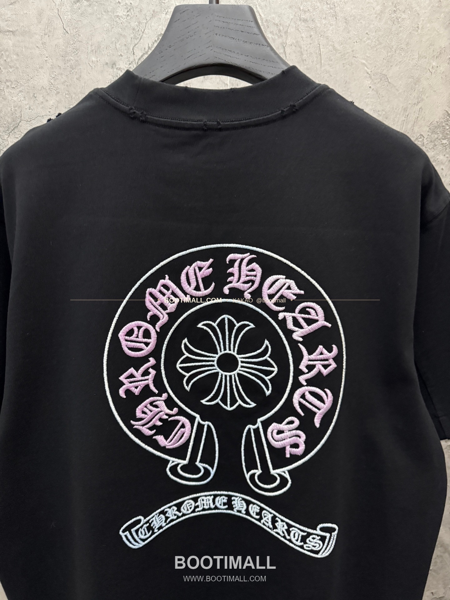 크롬하츠 2026SS 헤비코튼 UV변색 호스슈 3D자수 루즈핏 반팔 티셔츠 Chrome Hearts 2026 SS Heavy Cotton UV Color Changing Horseshoe 3D Embroidery Loose Fit Short Sleeve T-Shirt 9602 6