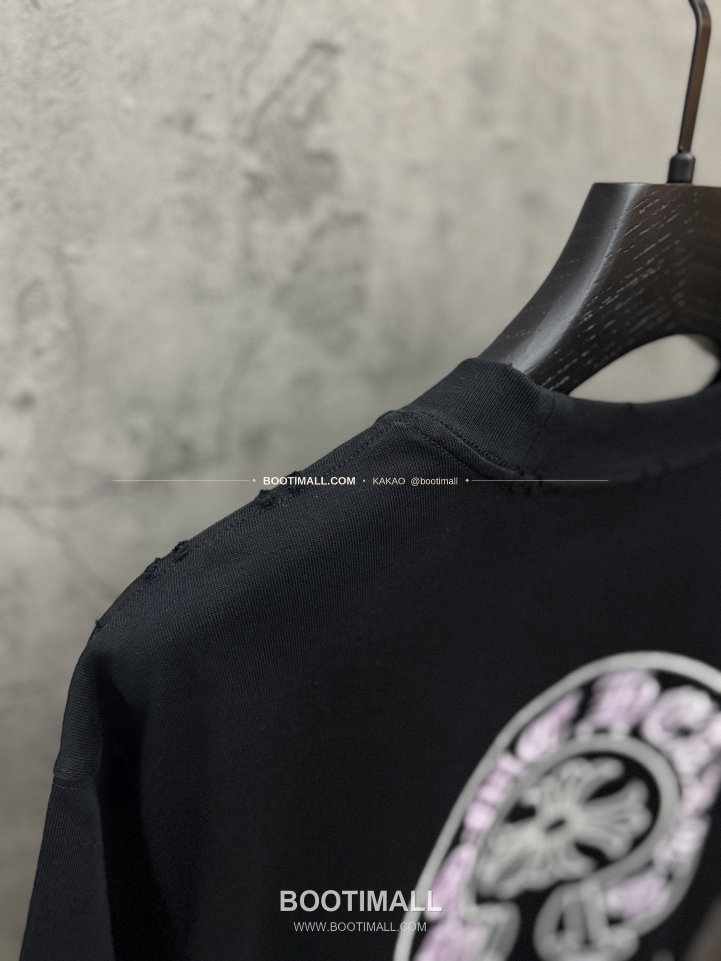 크롬하츠 2026SS 헤비코튼 UV변색 호스슈 3D자수 루즈핏 반팔 티셔츠 Chrome Hearts 2026 SS Heavy Cotton UV Color Changing Horseshoe 3D Embroidery Loose Fit Short Sleeve T-Shirt 9602 8