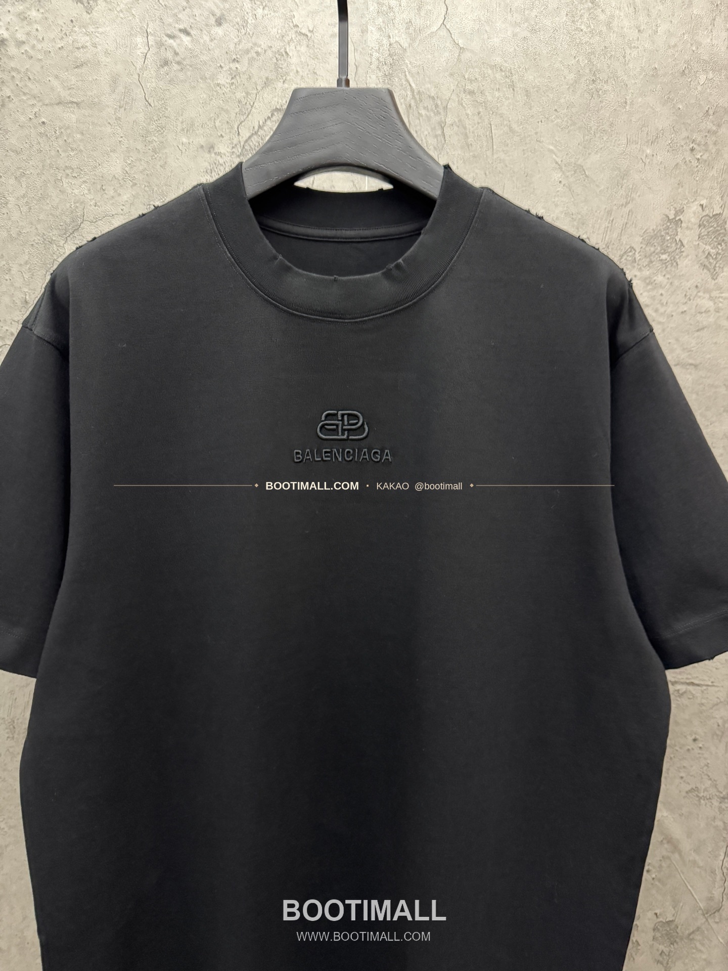 발렌시아가 2026SS 헤비코튼 아치 3D홀자수 루즈핏 반팔 티셔츠 Balenciaga 2026 SS Heavy Cotton Arch 3D Hollow Embroidery Loose Fit Short Sleeve T-Shirt 8601 5