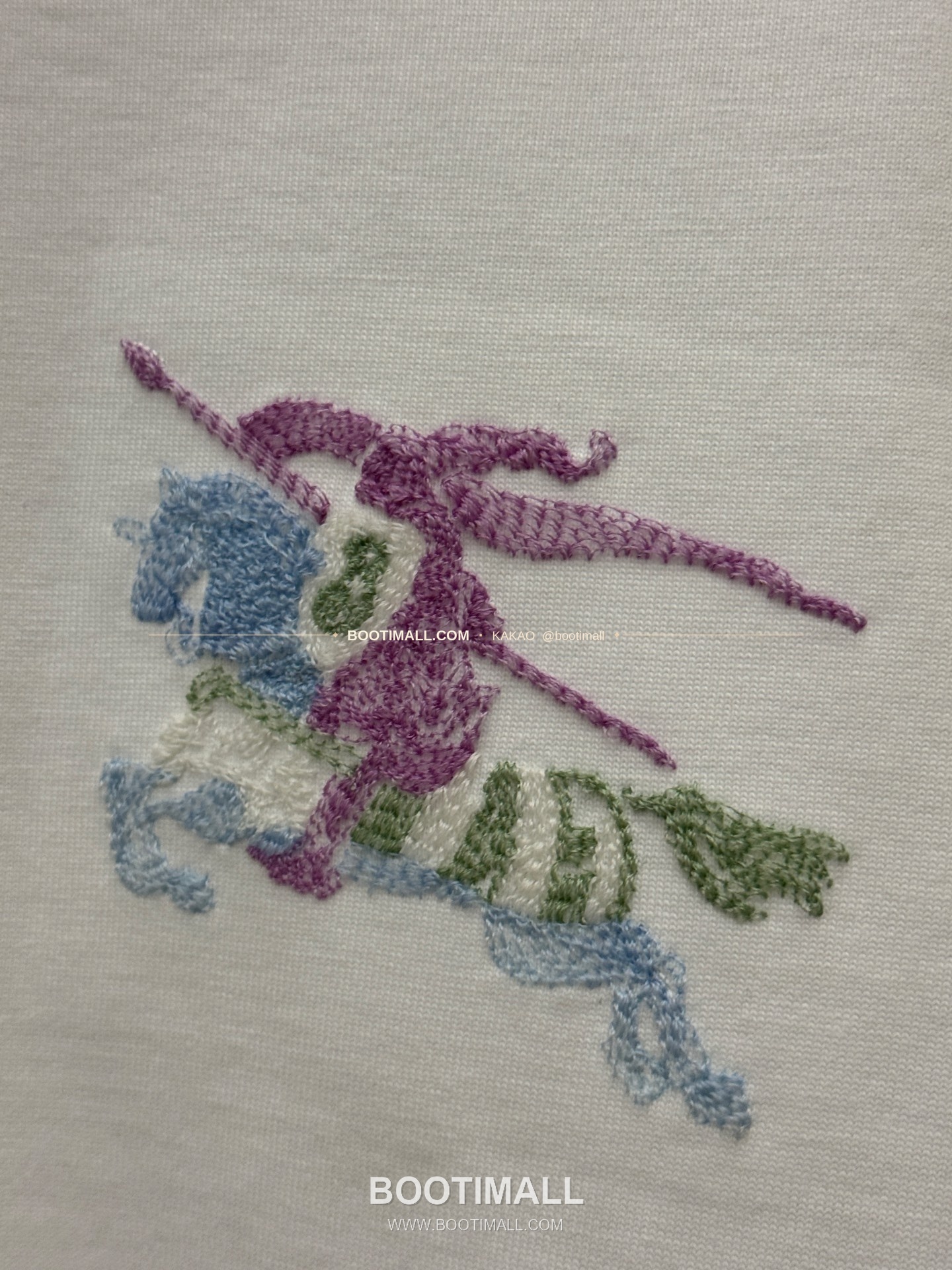 버버리 2026SS 헤비코튼 UV변색 3D자수 루즈핏 반팔 티셔츠 Burberry 2026 SS Heavy Cotton UV Color Changing 3D Embroidery Loose Fit Short Sleeve T-Shirt 9302 6