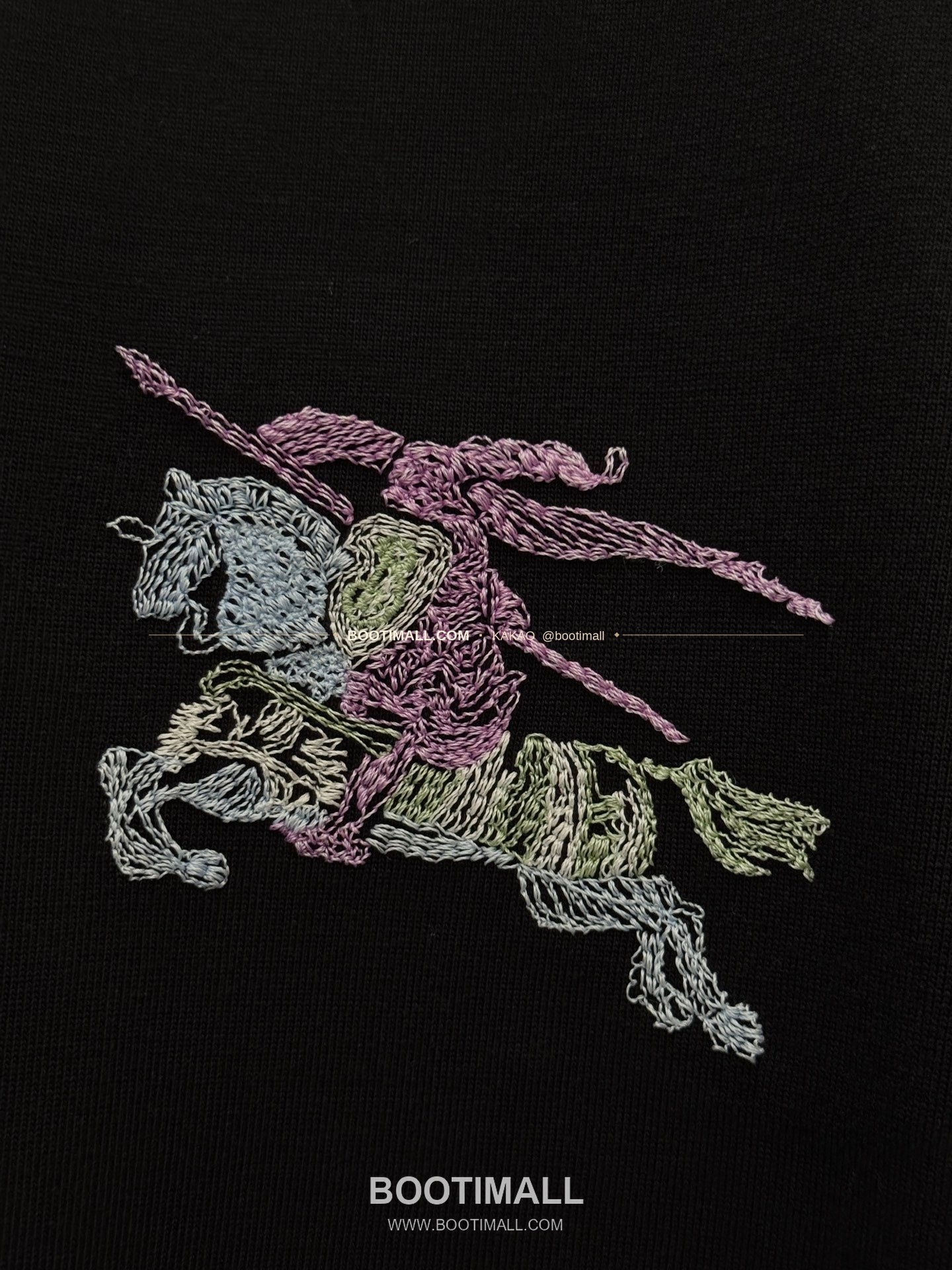 버버리 2026SS 헤비코튼 UV변색 3D자수 루즈핏 반팔 티셔츠 Burberry 2026 SS Heavy Cotton UV Color Changing 3D Embroidery Loose Fit Short Sleeve T-Shirt 9302 6