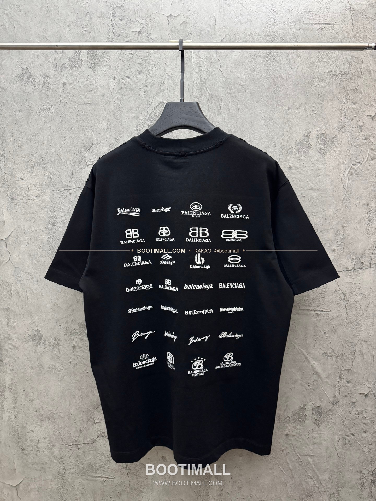 발렌시아가 2026SS 헤비코튼 UV변색 3D자수 루즈핏 반팔 티셔츠 Balenciaga 2026 SS Heavy Cotton UV Color Changing 3D Embroidery Loose Fit Short Sleeve T-Shirt 8602 2