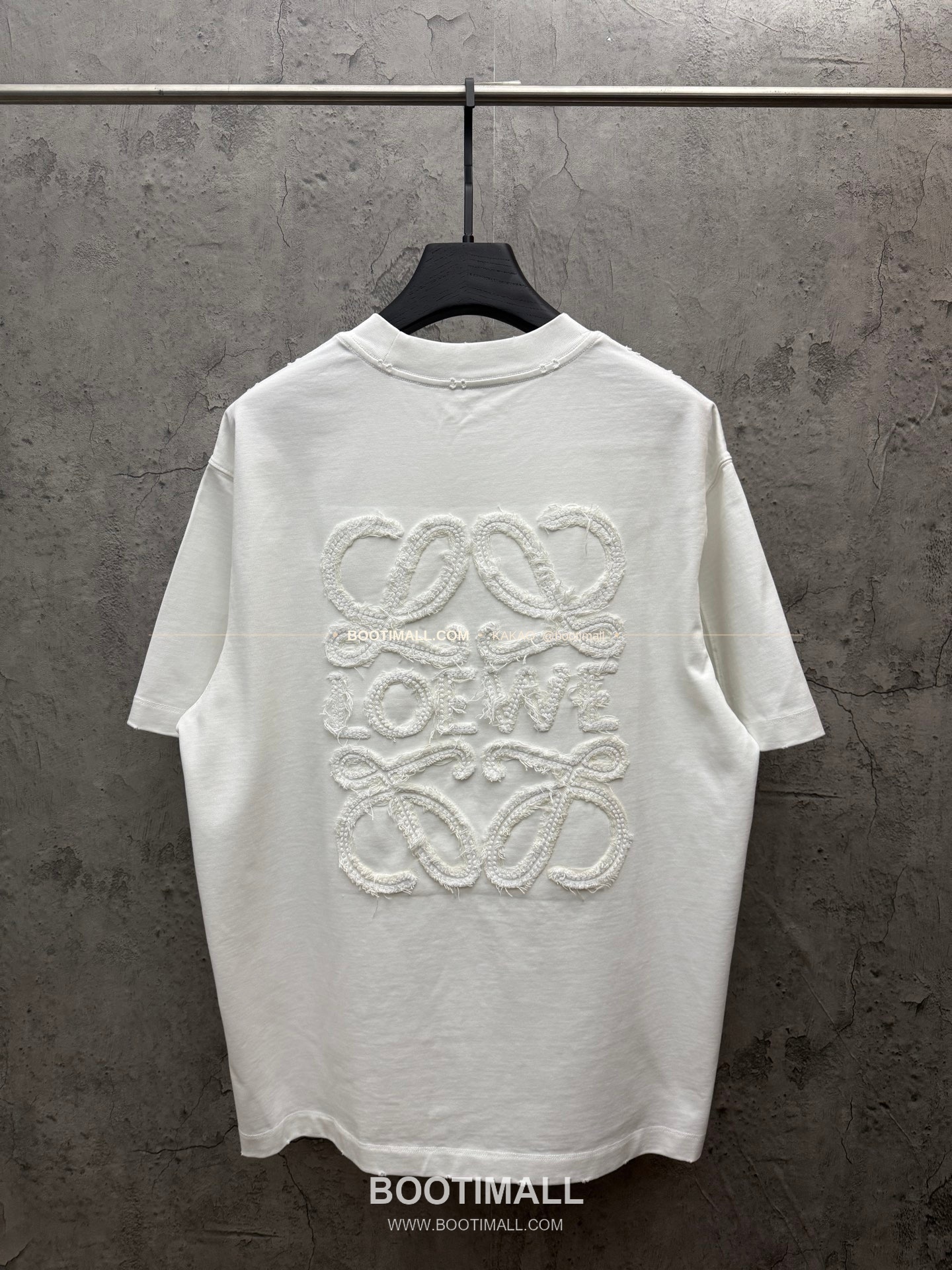 로에베 2026SS 헤비코튼 홀자수 프린지 패치 루즈핏 반팔 티셔츠 LOEWE 2026 SS Heavy Cotton Hollow Embroidery Fringe Patch Loose Fit Short Sleeve T-Shirt 9201 2