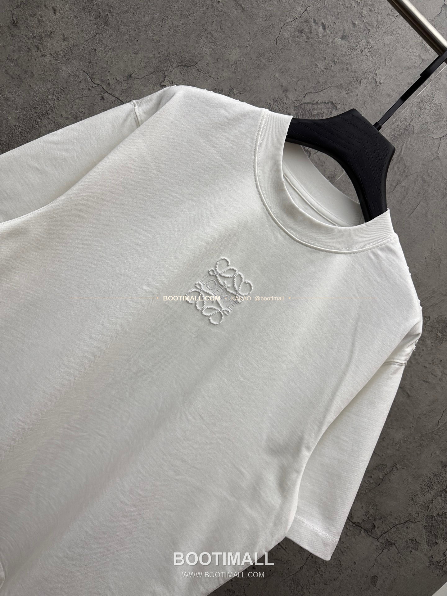 로에베 2026SS 헤비코튼 홀자수 프린지 패치 루즈핏 반팔 티셔츠 LOEWE 2026 SS Heavy Cotton Hollow Embroidery Fringe Patch Loose Fit Short Sleeve T-Shirt 9201 3