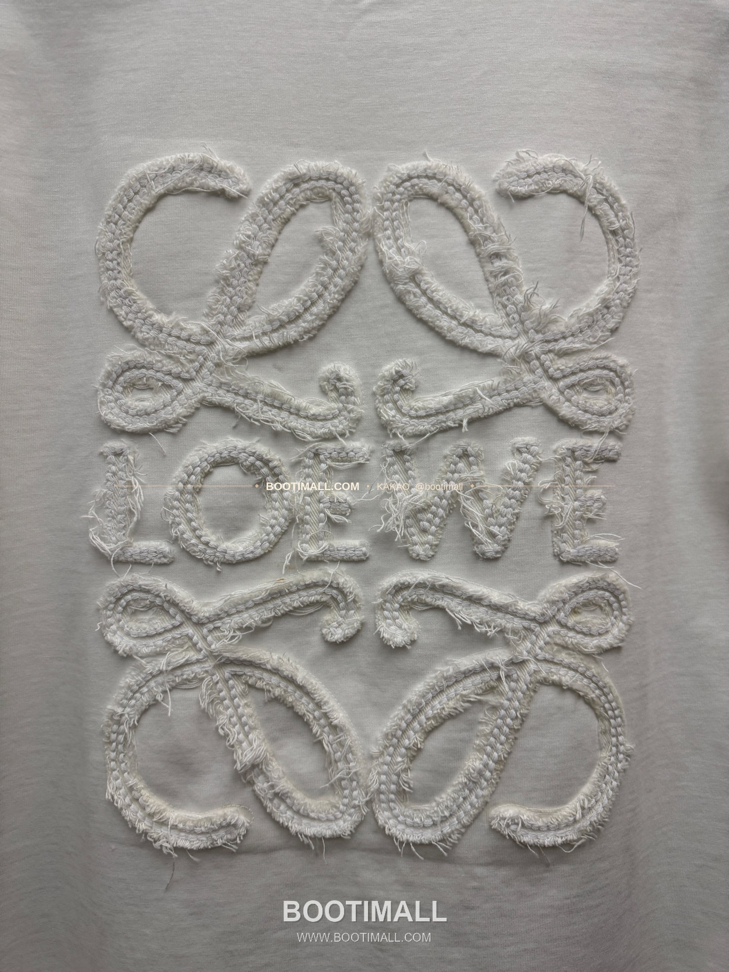 로에베 2026SS 헤비코튼 홀자수 프린지 패치 루즈핏 반팔 티셔츠 LOEWE 2026 SS Heavy Cotton Hollow Embroidery Fringe Patch Loose Fit Short Sleeve T-Shirt 9201 7