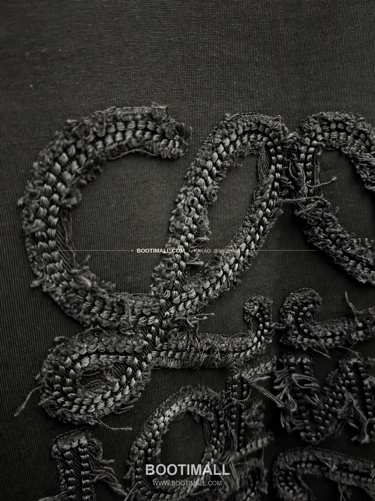 로에베 2026SS 헤비코튼 홀자수 프린지 패치 루즈핏 반팔 티셔츠 LOEWE 2026 SS Heavy Cotton Hollow Embroidery Fringe Patch Loose Fit Short Sleeve T-Shirt 9201 8