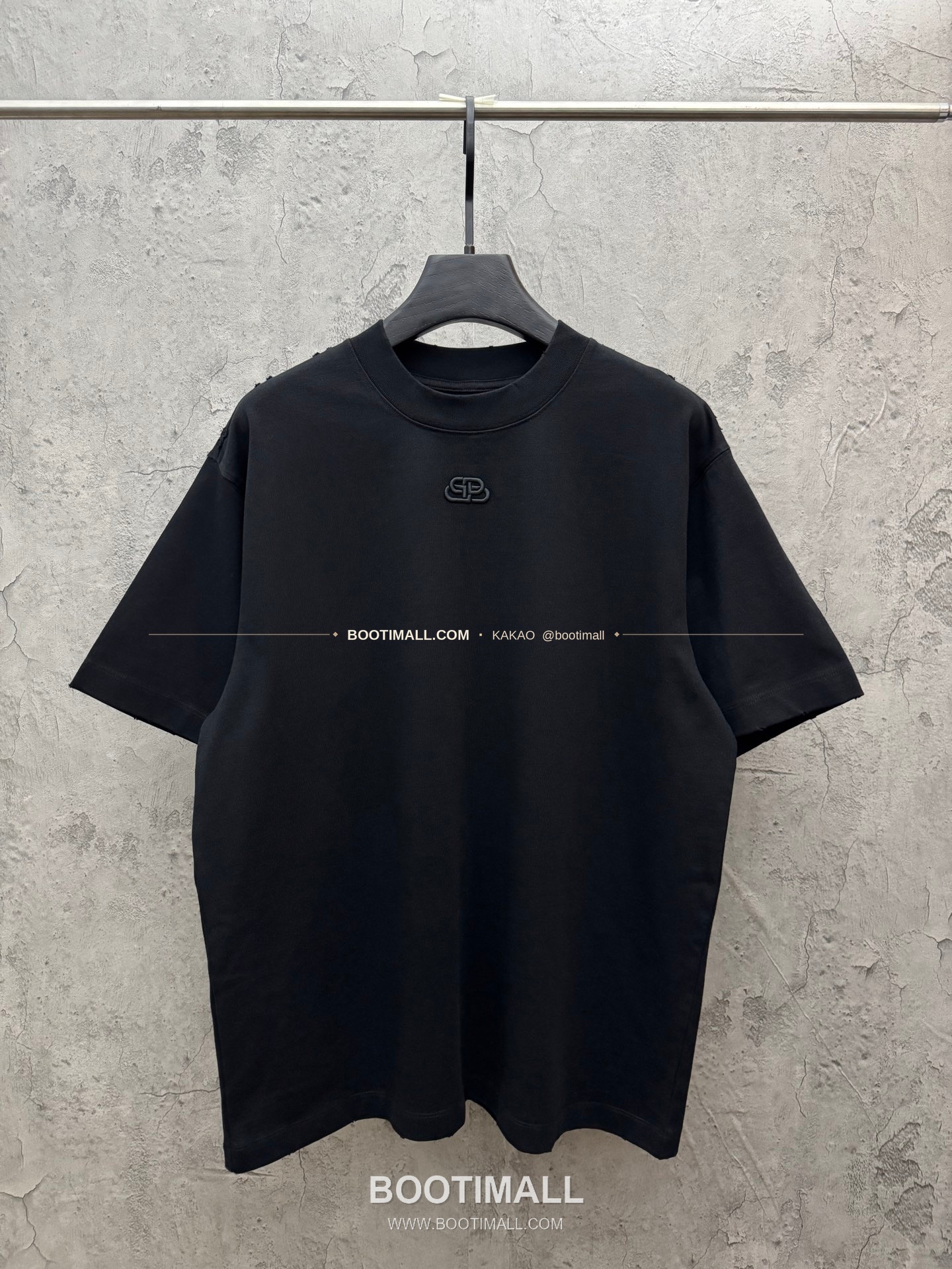 발렌시아가 2026SS 헤비코튼 아치 3D홀자수 루즈핏 반팔 티셔츠 Balenciaga 2026 SS Heavy Cotton Arch 3D Hollow Embroidery Loose Fit Short Sleeve T-Shirt 8603 1