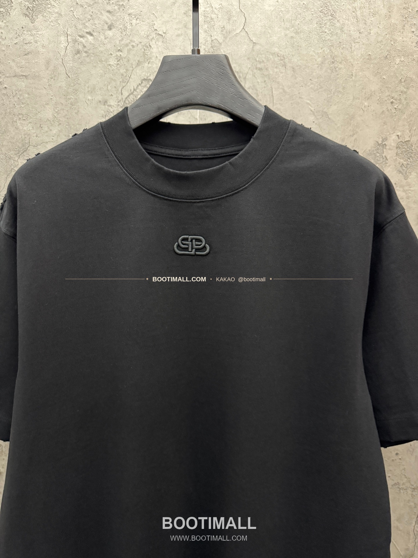 발렌시아가 2026SS 헤비코튼 아치 3D홀자수 루즈핏 반팔 티셔츠 Balenciaga 2026 SS Heavy Cotton Arch 3D Hollow Embroidery Loose Fit Short Sleeve T-Shirt 8603 5