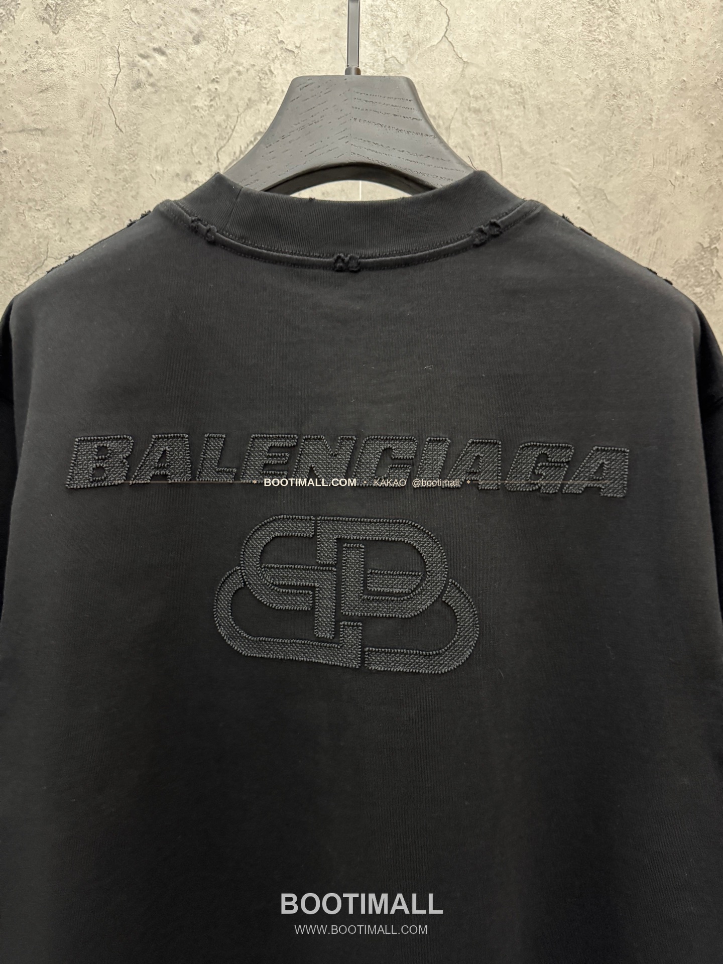 발렌시아가 2026SS 헤비코튼 아치 3D홀자수 루즈핏 반팔 티셔츠 Balenciaga 2026 SS Heavy Cotton Arch 3D Hollow Embroidery Loose Fit Short Sleeve T-Shirt 8603 6