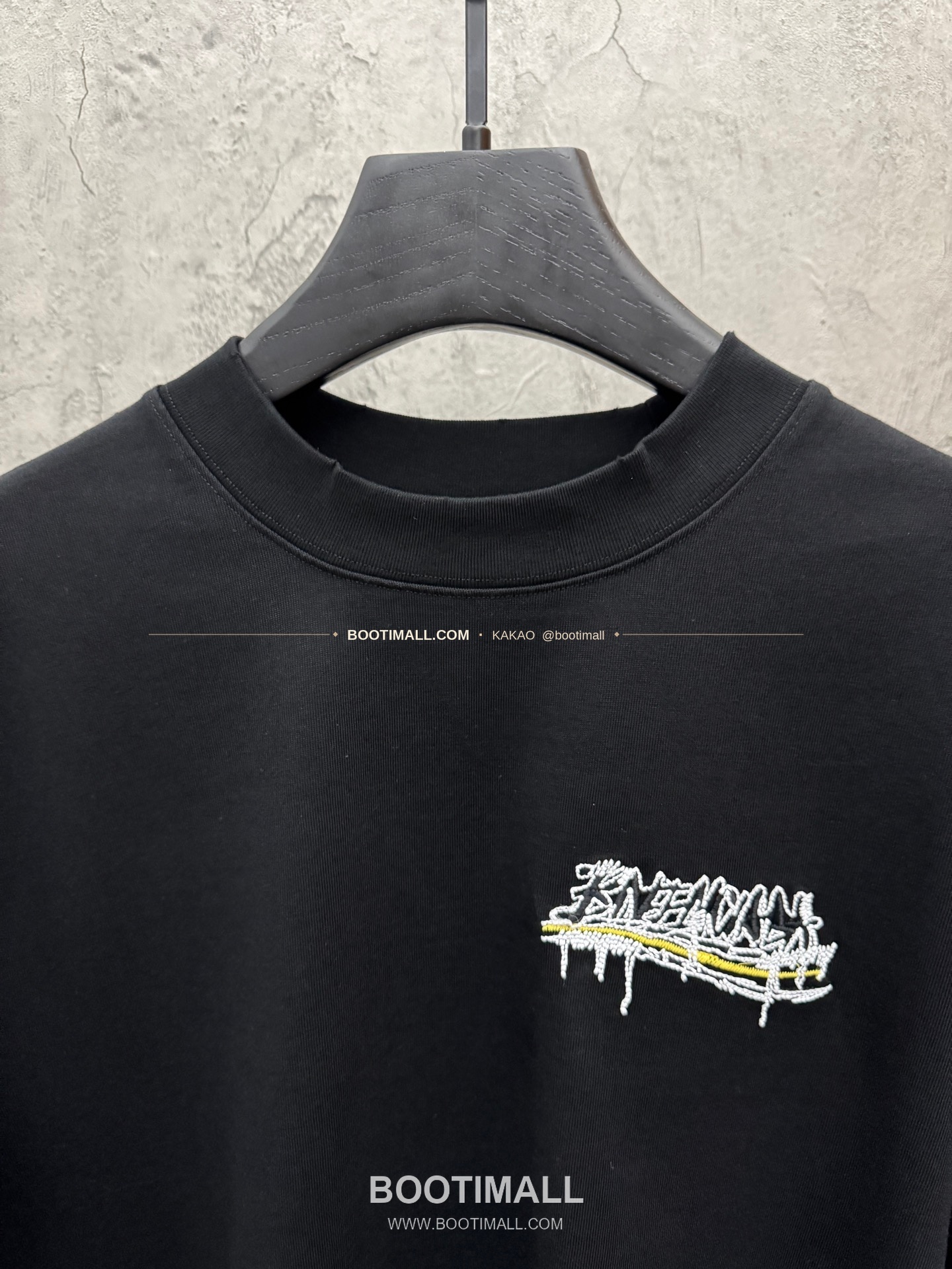 발렌시아가 2026SS 헤비코튼 아치 3D홀자수 루즈핏 반팔 티셔츠 Balenciaga 2026 SS Heavy Cotton Arch 3D Hollow Embroidery Loose Fit Short Sleeve T-Shirt 8605 5