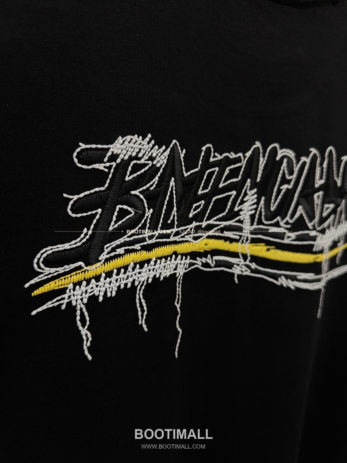 발렌시아가 2026SS 헤비코튼 아치 3D홀자수 루즈핏 반팔 티셔츠 Balenciaga 2026 SS Heavy Cotton Arch 3D Hollow Embroidery Loose Fit Short Sleeve T-Shirt 8605 7