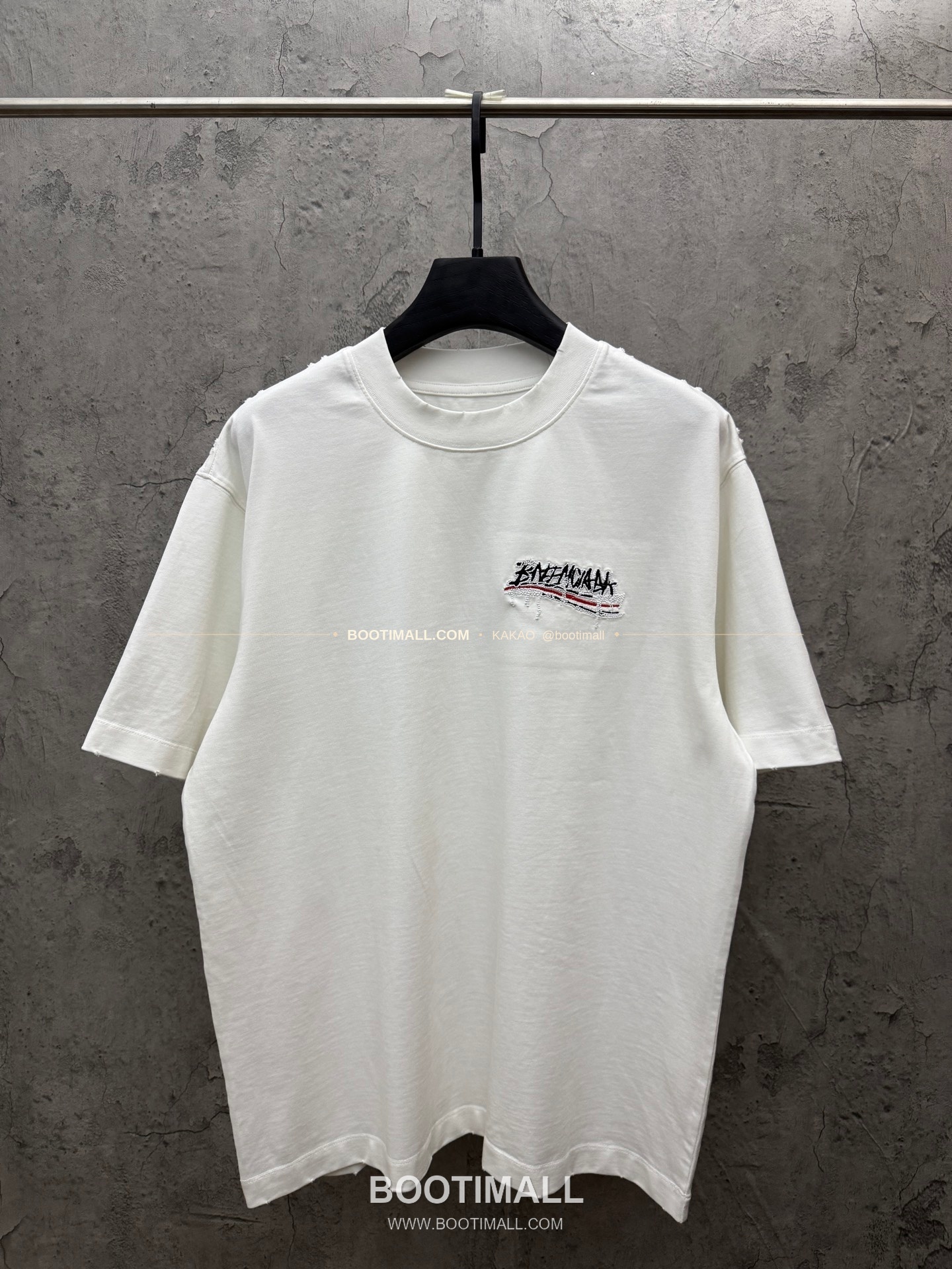 발렌시아가 2026SS 헤비코튼 아치 3D홀자수 루즈핏 반팔 티셔츠 Balenciaga 2026 SS Heavy Cotton Arch 3D Hollow Embroidery Loose Fit Short Sleeve T-Shirt 8605 1