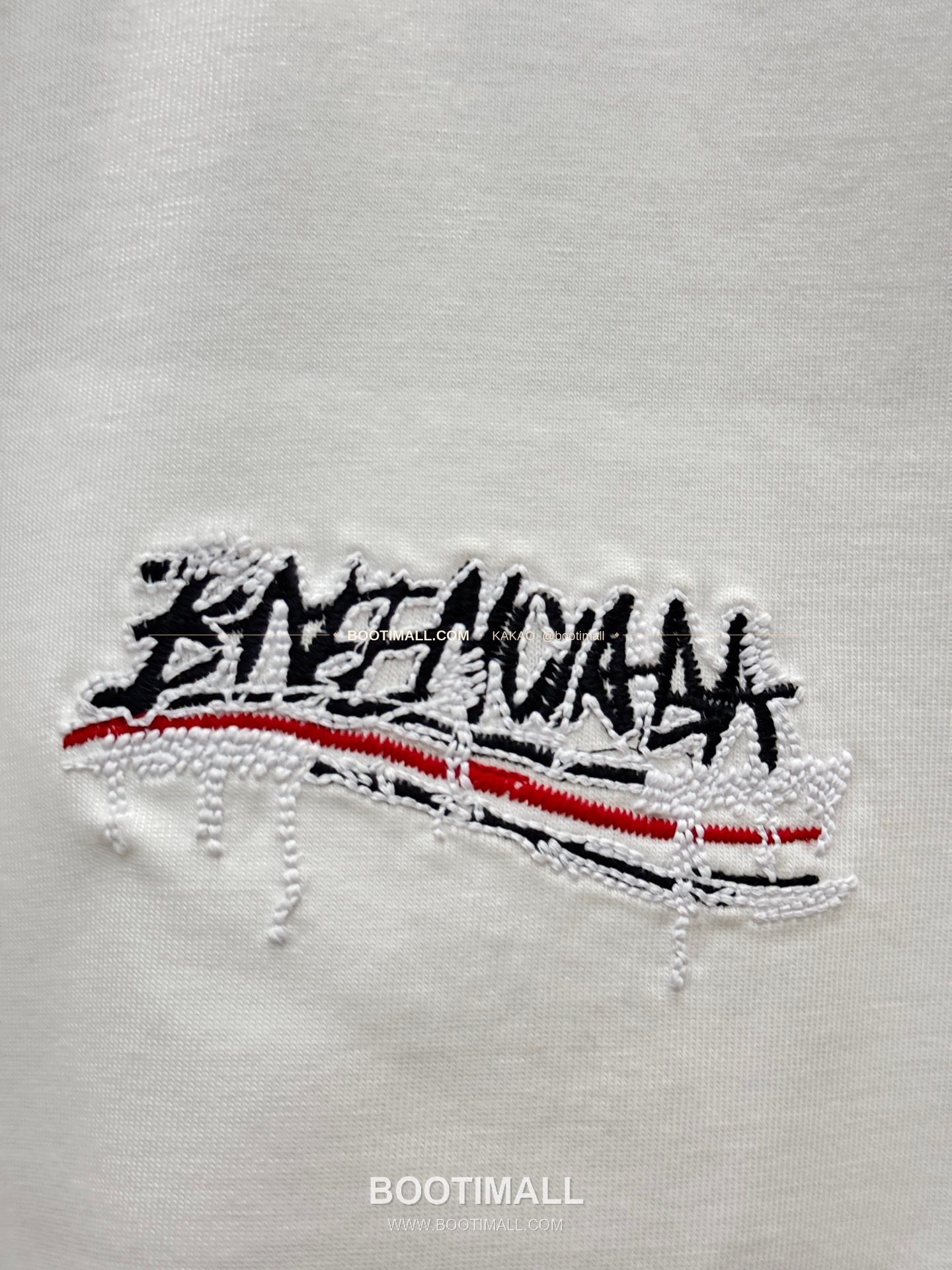 발렌시아가 2026SS 헤비코튼 아치 3D홀자수 루즈핏 반팔 티셔츠 Balenciaga 2026 SS Heavy Cotton Arch 3D Hollow Embroidery Loose Fit Short Sleeve T-Shirt 8605 6