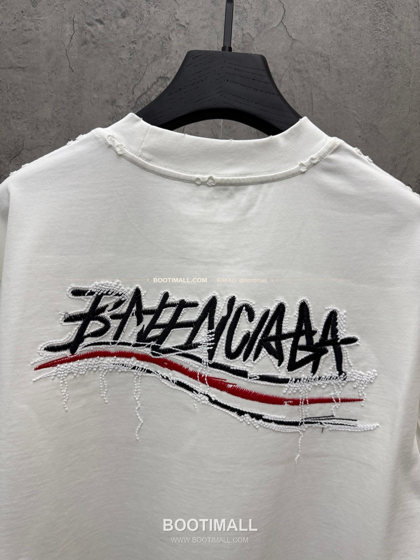 발렌시아가 2026SS 헤비코튼 아치 3D홀자수 루즈핏 반팔 티셔츠 Balenciaga 2026 SS Heavy Cotton Arch 3D Hollow Embroidery Loose Fit Short Sleeve T-Shirt 8605 7