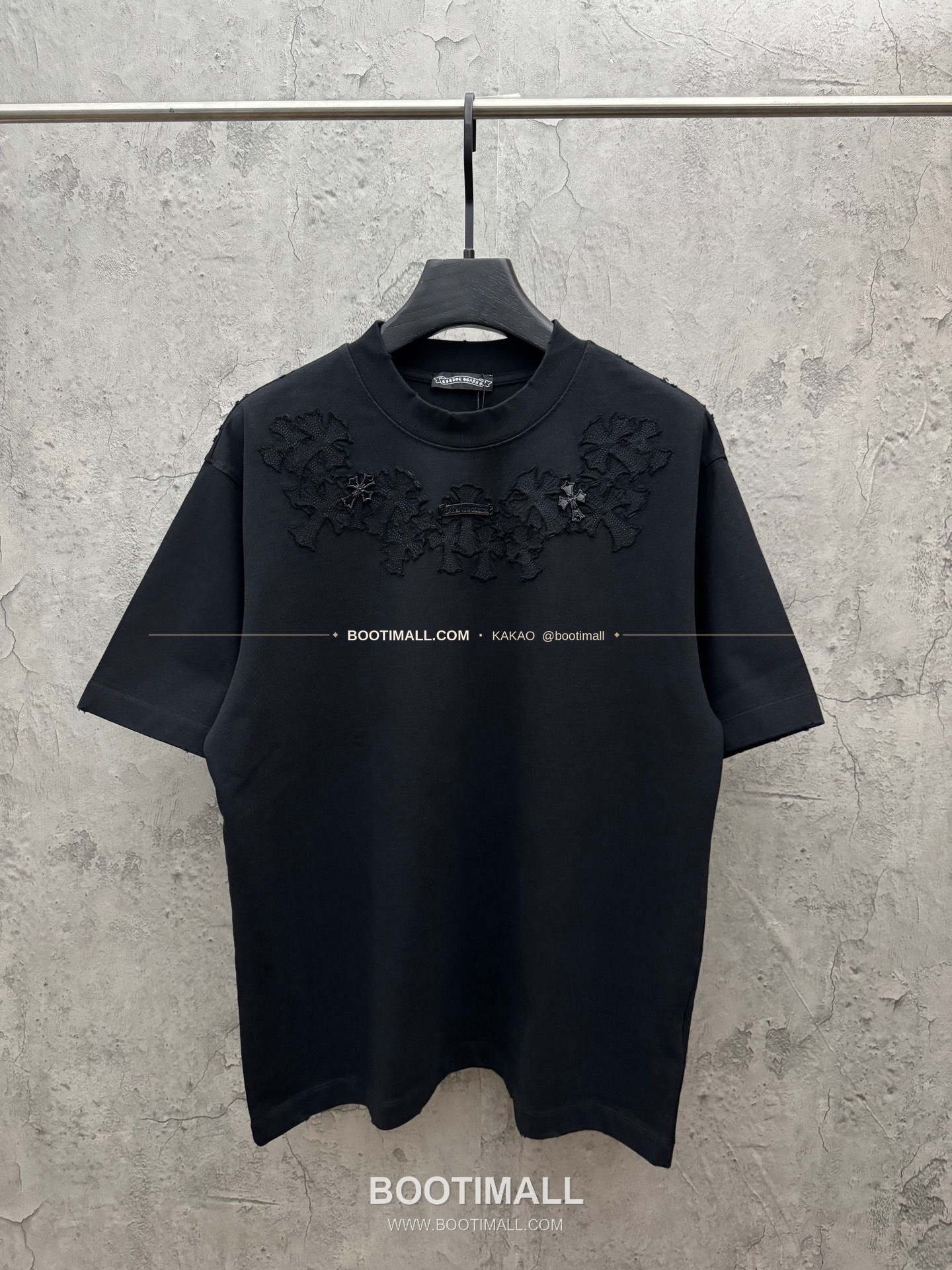 크롬하츠 2026SS 헤비코튼 4레이어 크로스패치자수 루즈핏 반팔 티셔츠 Chrome Hearts 2026 SS Heavy Cotton 4 Layer Cross Patch Embroidery Loose Fit Short Sleeve T-Shirt 9603 1