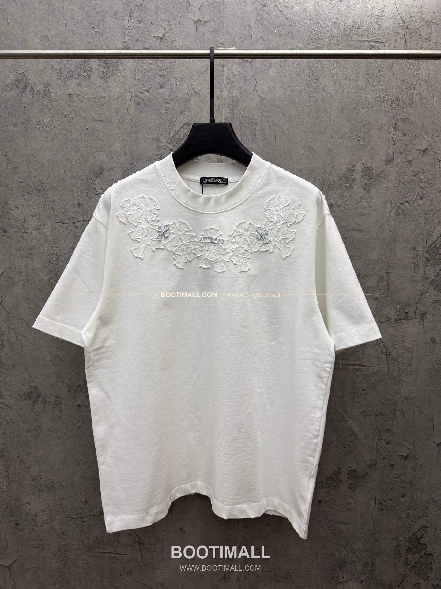 크롬하츠 2026SS 헤비코튼 4레이어 크로스패치자수 루즈핏 반팔 티셔츠 Chrome Hearts 2026 SS Heavy Cotton 4 Layer Cross Patch Embroidery Loose Fit Short Sleeve T-Shirt 9603 1