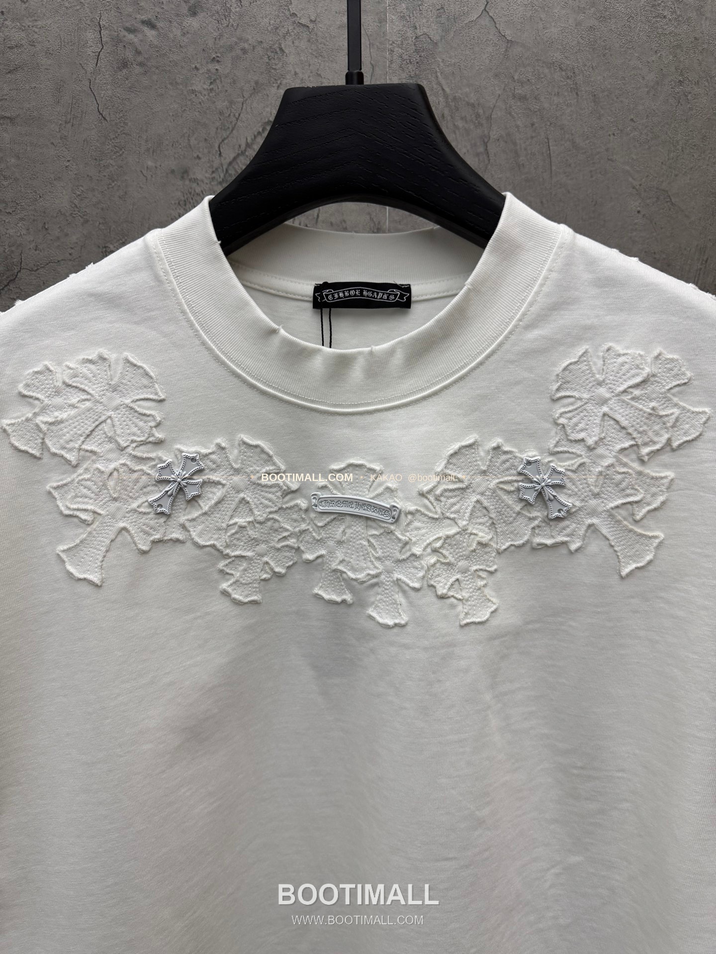 크롬하츠 2026SS 헤비코튼 4레이어 크로스패치자수 루즈핏 반팔 티셔츠 Chrome Hearts 2026 SS Heavy Cotton 4 Layer Cross Patch Embroidery Loose Fit Short Sleeve T-Shirt 9603 5