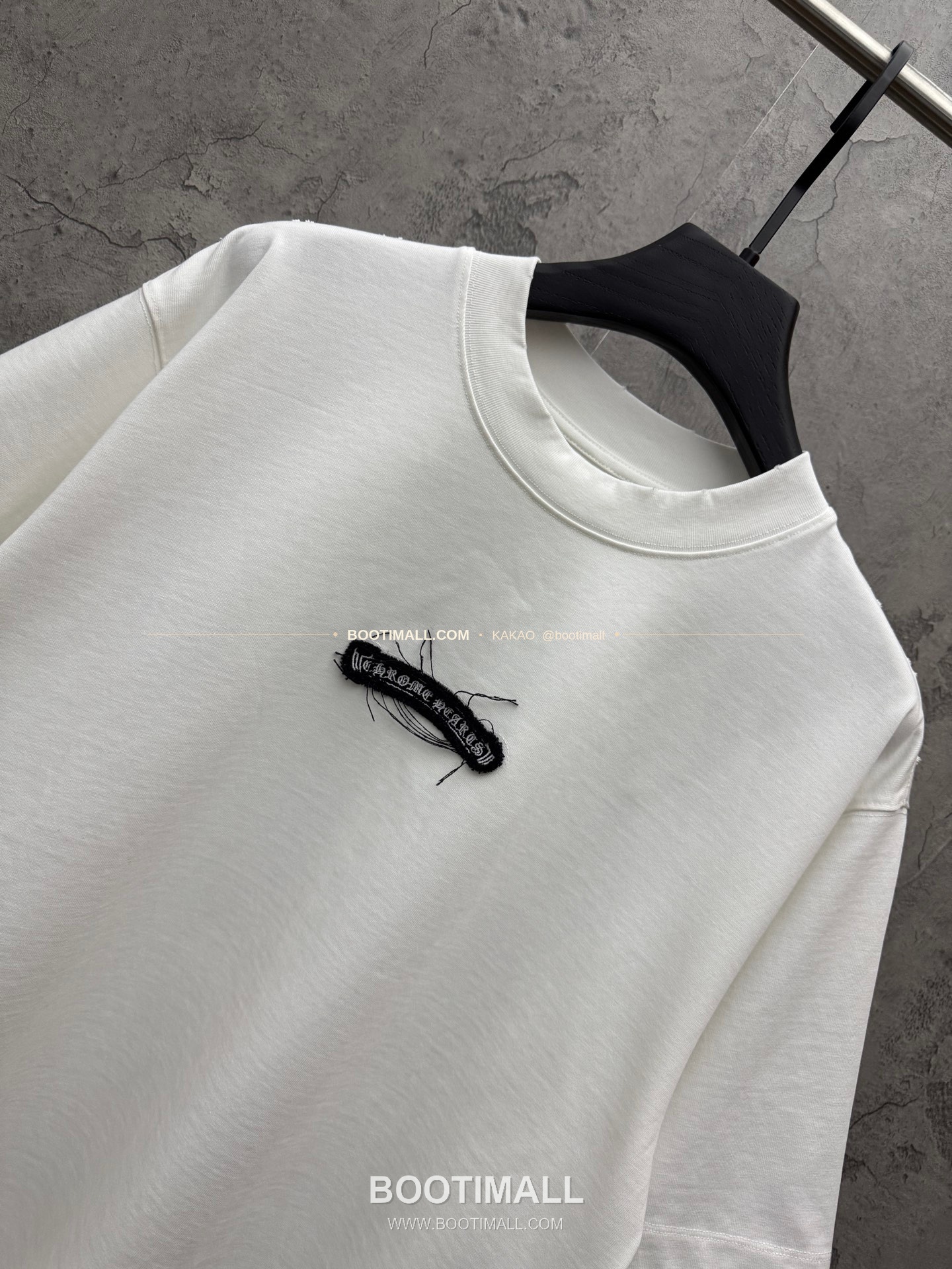 크롬하츠 2026SS 헤비코튼 크로스패치자수 프린지 루즈핏 반팔 티셔츠 Chrome Hearts 2026 SS Heavy Cotton Cross Patch Embroidery Fringe Loose Fit Short Sleeve T-Shirt 9607 3