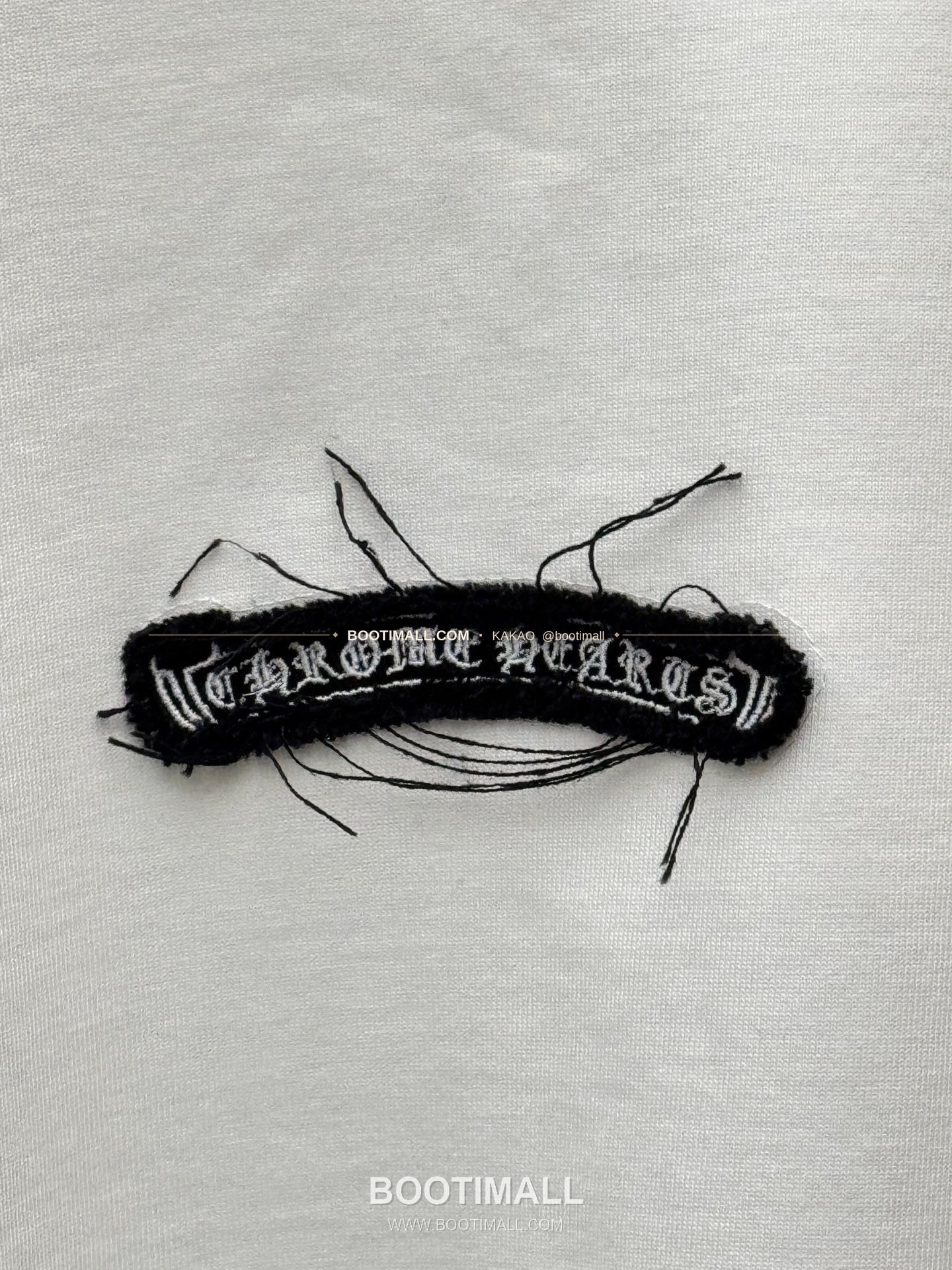 크롬하츠 2026SS 헤비코튼 크로스패치자수 프린지 루즈핏 반팔 티셔츠 Chrome Hearts 2026 SS Heavy Cotton Cross Patch Embroidery Fringe Loose Fit Short Sleeve T-Shirt 9607 5