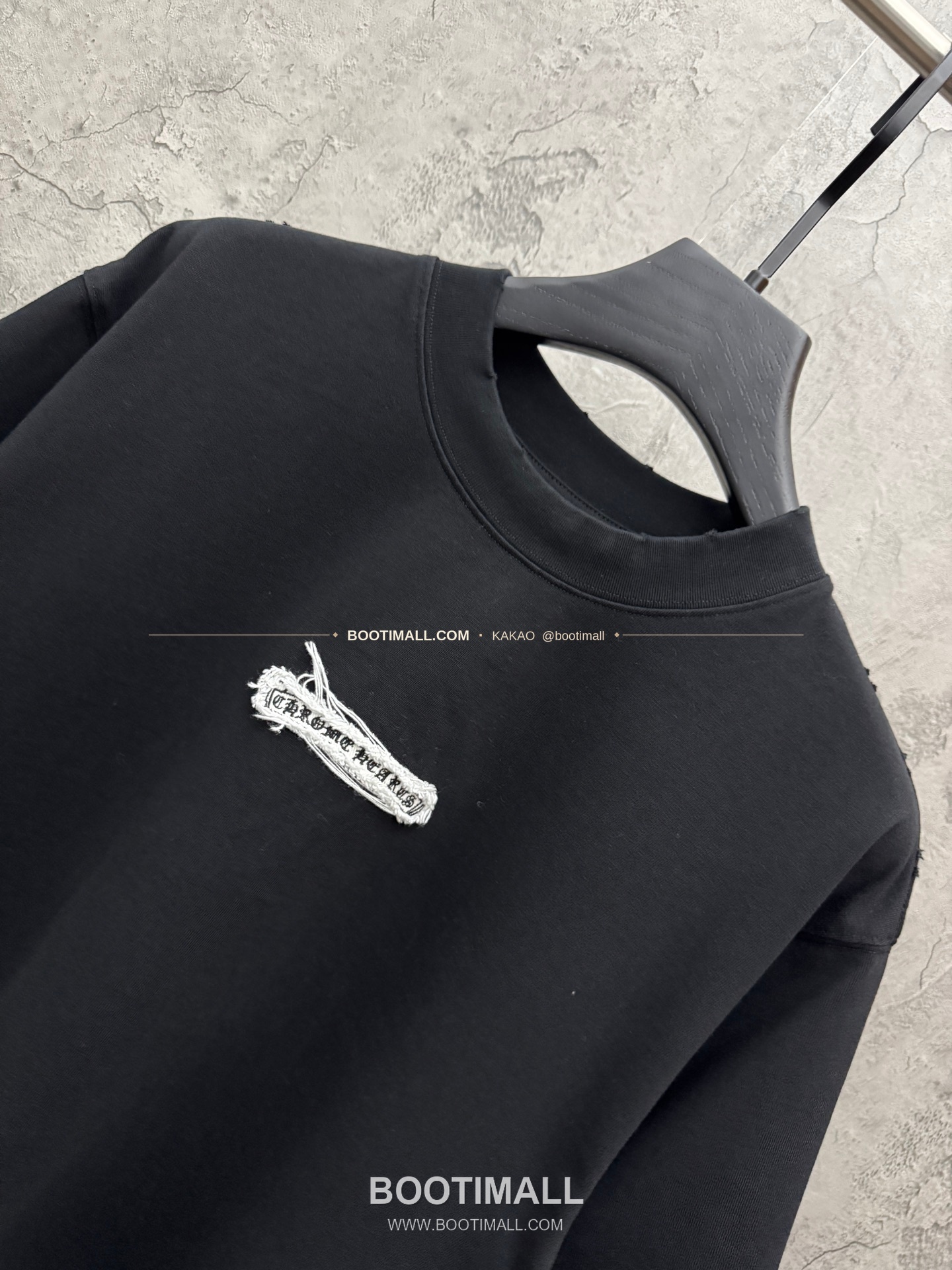 크롬하츠 2026SS 헤비코튼 크로스패치자수 프린지 루즈핏 반팔 티셔츠 Chrome Hearts 2026 SS Heavy Cotton Cross Patch Embroidery Fringe Loose Fit Short Sleeve T-Shirt 9607 3