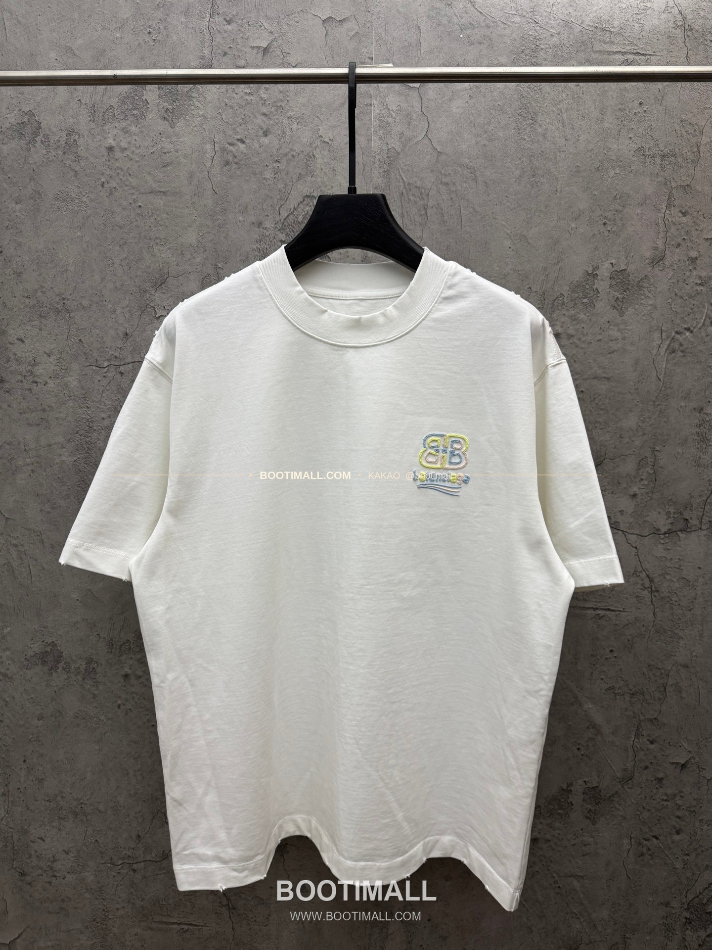 발렌시아가 2026SS 헤비코튼 컬러배색 아치 3D홀자수 루즈핏 반팔 티셔츠 Balenciaga 2026 SS Heavy Cotton Color Block Arch 3D Hollow Embroidery Loose Fit Short Sleeve T-Shirt 8606 1