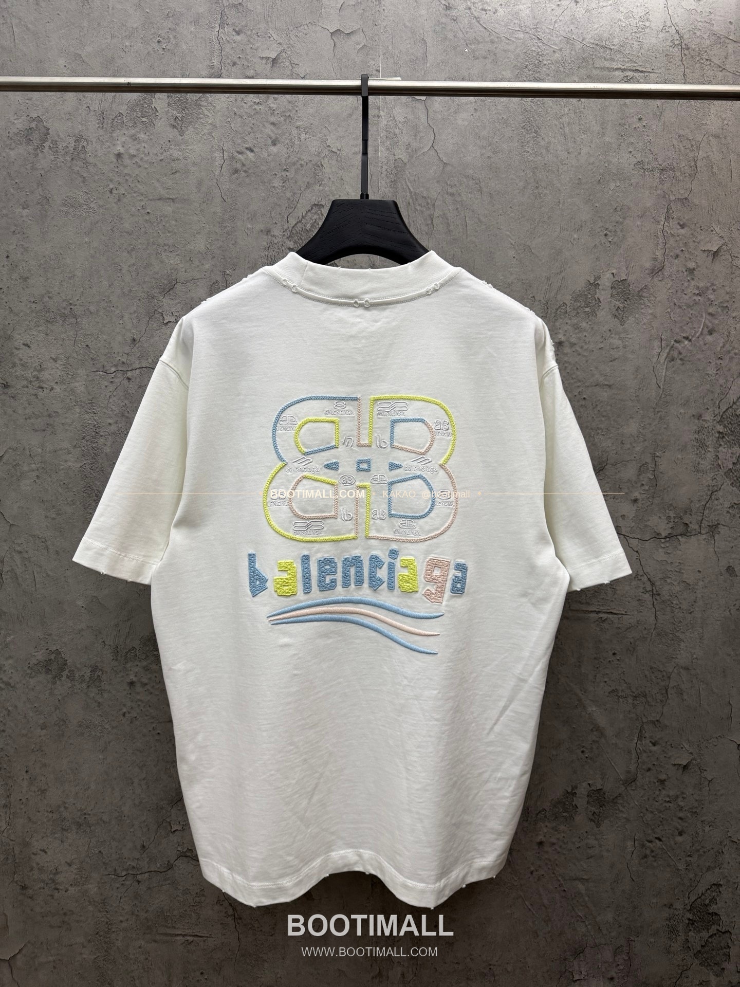 발렌시아가 2026SS 헤비코튼 컬러배색 아치 3D홀자수 루즈핏 반팔 티셔츠 Balenciaga 2026 SS Heavy Cotton Color Block Arch 3D Hollow Embroidery Loose Fit Short Sleeve T-Shirt 8606 2