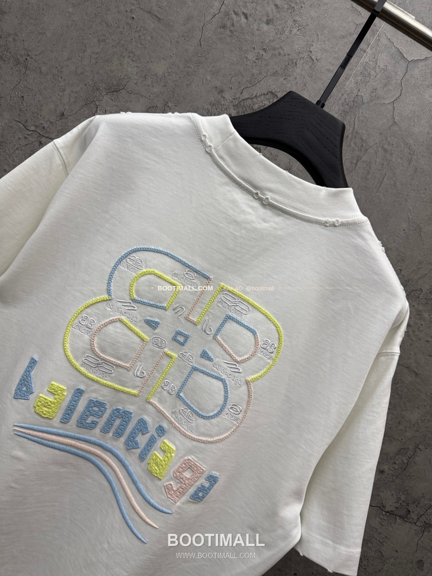 발렌시아가 2026SS 헤비코튼 컬러배색 아치 3D홀자수 루즈핏 반팔 티셔츠 Balenciaga 2026 SS Heavy Cotton Color Block Arch 3D Hollow Embroidery Loose Fit Short Sleeve T-Shirt 8606 4