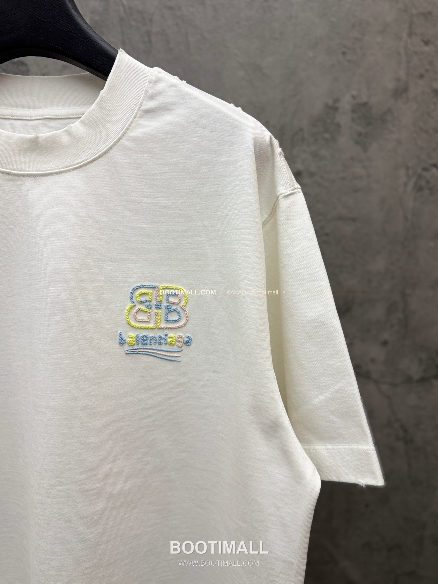 발렌시아가 2026SS 헤비코튼 컬러배색 아치 3D홀자수 루즈핏 반팔 티셔츠 Balenciaga 2026 SS Heavy Cotton Color Block Arch 3D Hollow Embroidery Loose Fit Short Sleeve T-Shirt 8606 5