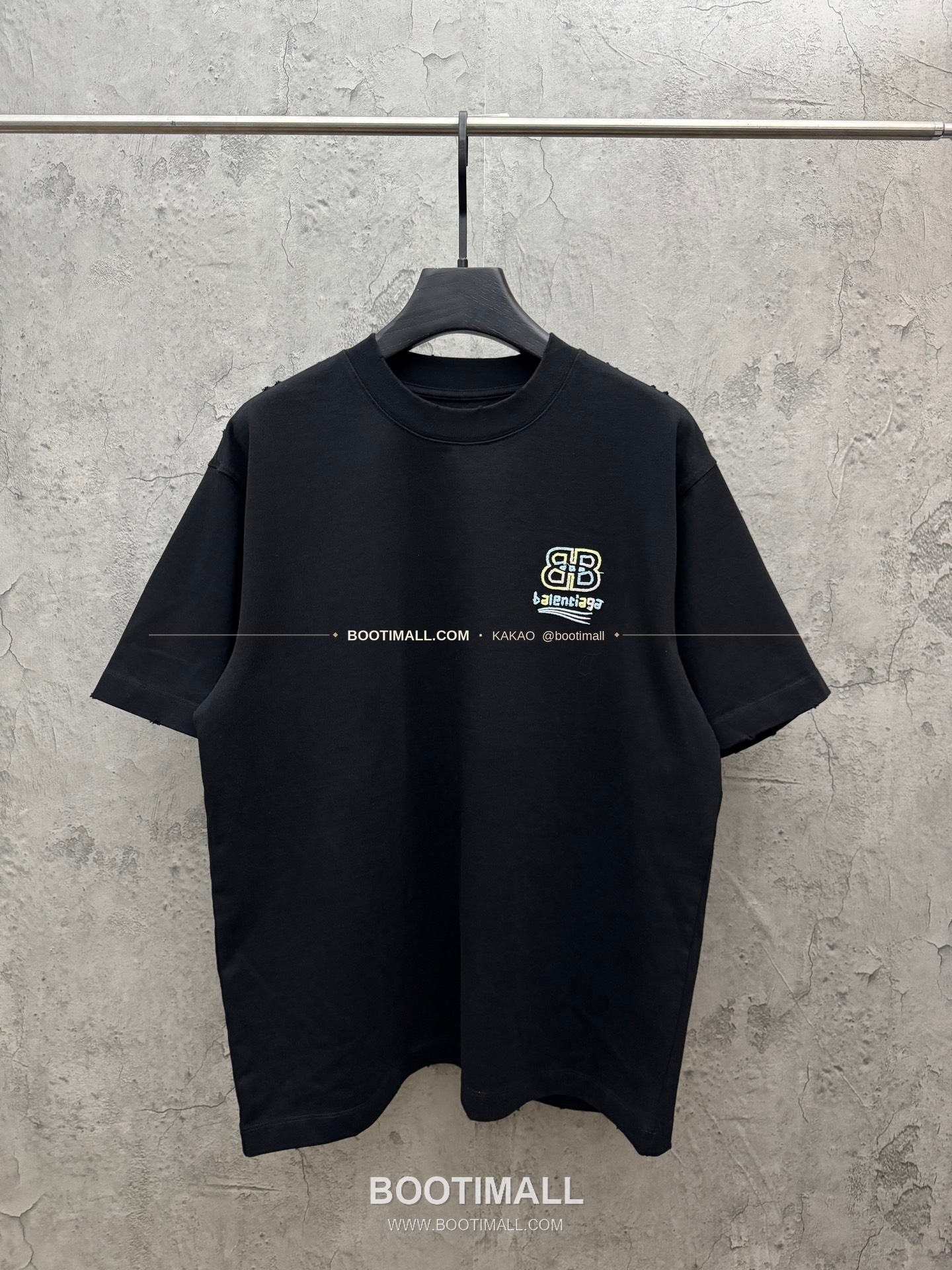 발렌시아가 2026SS 헤비코튼 컬러배색 아치 3D홀자수 루즈핏 반팔 티셔츠 Balenciaga 2026 SS Heavy Cotton Color Block Arch 3D Hollow Embroidery Loose Fit Short Sleeve T-Shirt 8606 1