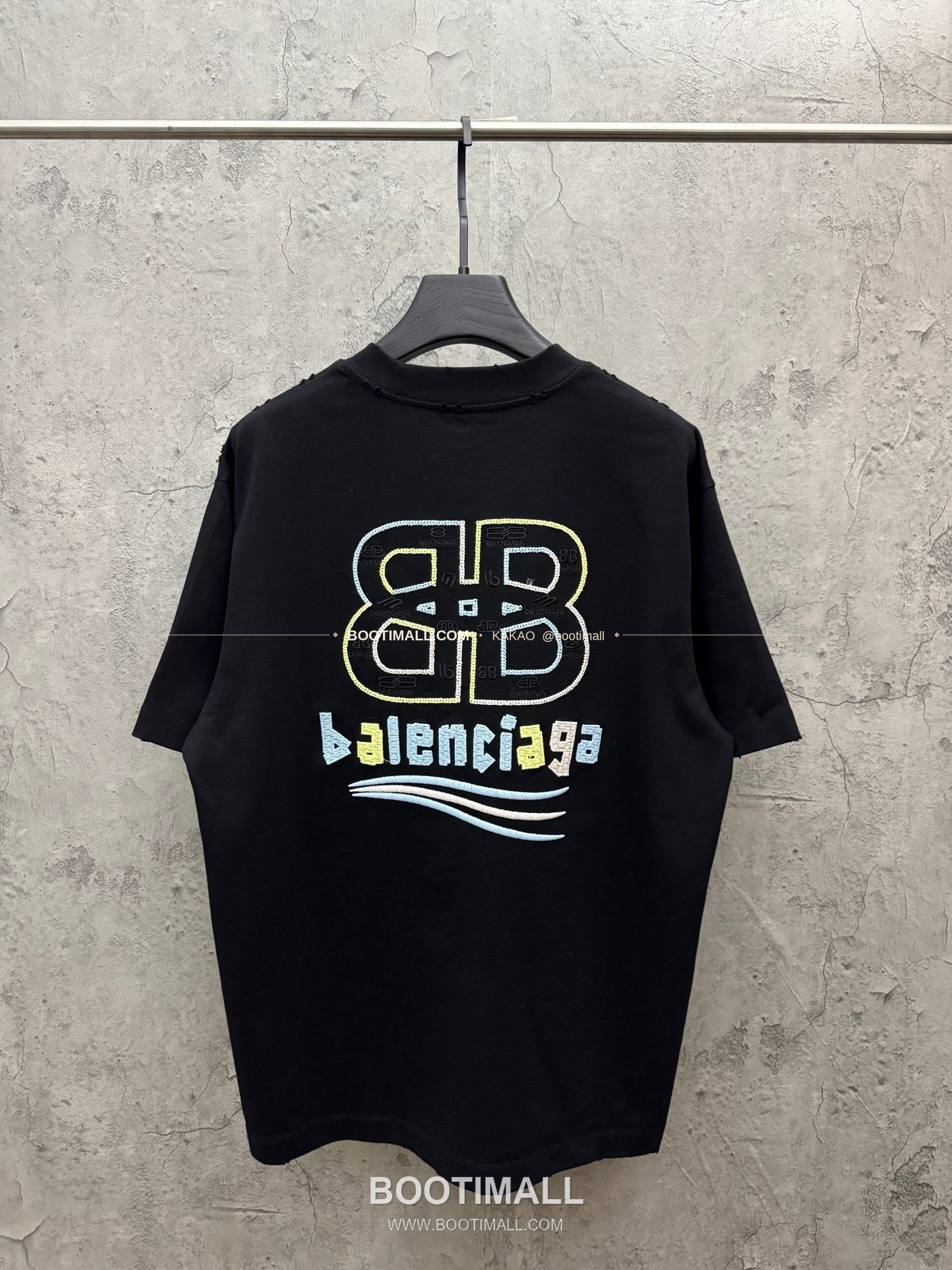 발렌시아가 2026SS 헤비코튼 컬러배색 아치 3D홀자수 루즈핏 반팔 티셔츠 Balenciaga 2026 SS Heavy Cotton Color Block Arch 3D Hollow Embroidery Loose Fit Short Sleeve T-Shirt 8606 2