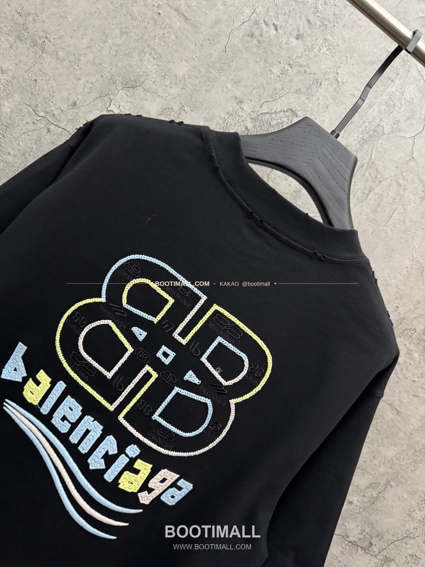 발렌시아가 2026SS 헤비코튼 컬러배색 아치 3D홀자수 루즈핏 반팔 티셔츠 Balenciaga 2026 SS Heavy Cotton Color Block Arch 3D Hollow Embroidery Loose Fit Short Sleeve T-Shirt 8606 4