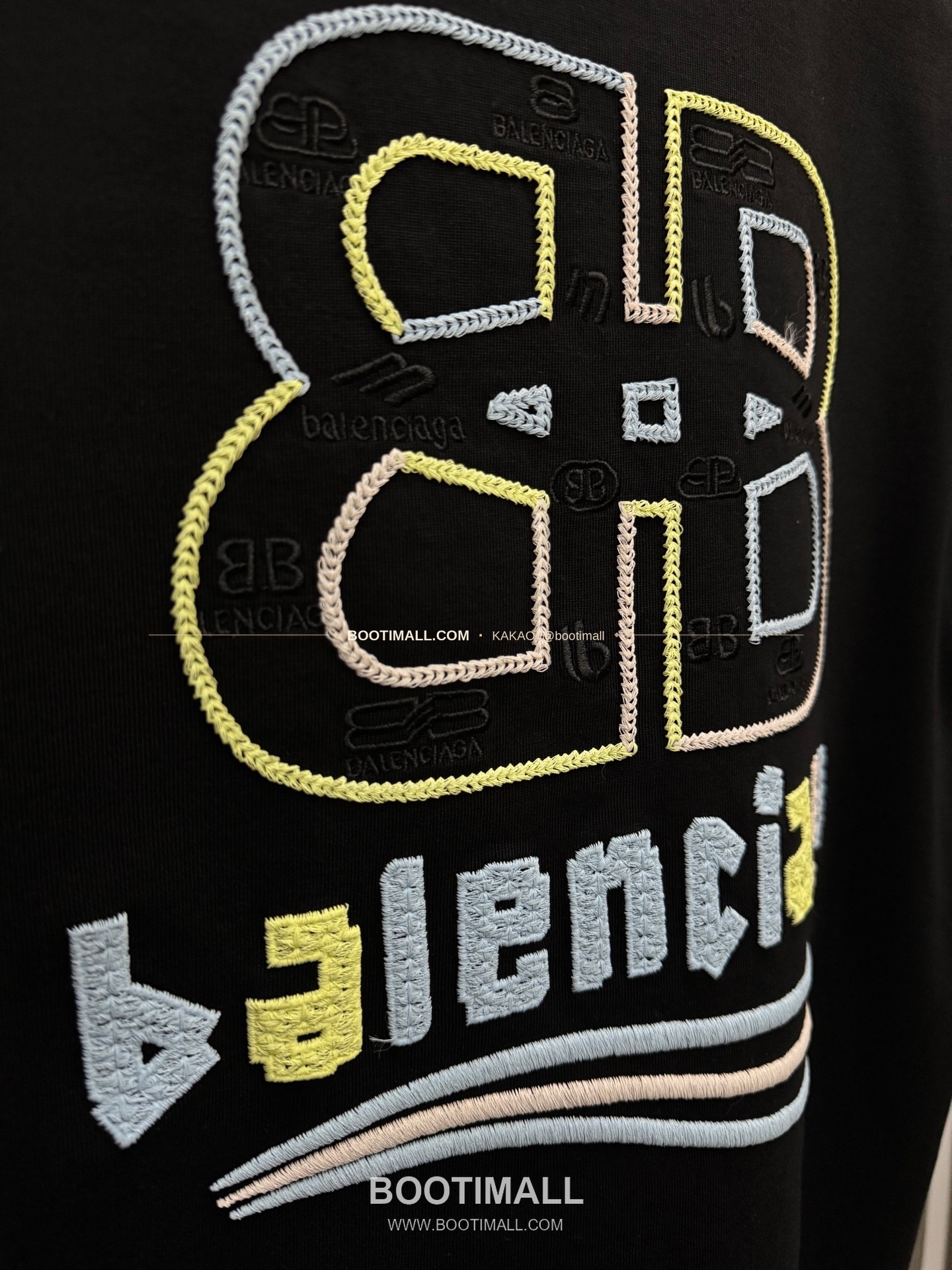 발렌시아가 2026SS 헤비코튼 컬러배색 아치 3D홀자수 루즈핏 반팔 티셔츠 Balenciaga 2026 SS Heavy Cotton Color Block Arch 3D Hollow Embroidery Loose Fit Short Sleeve T-Shirt 8606 8