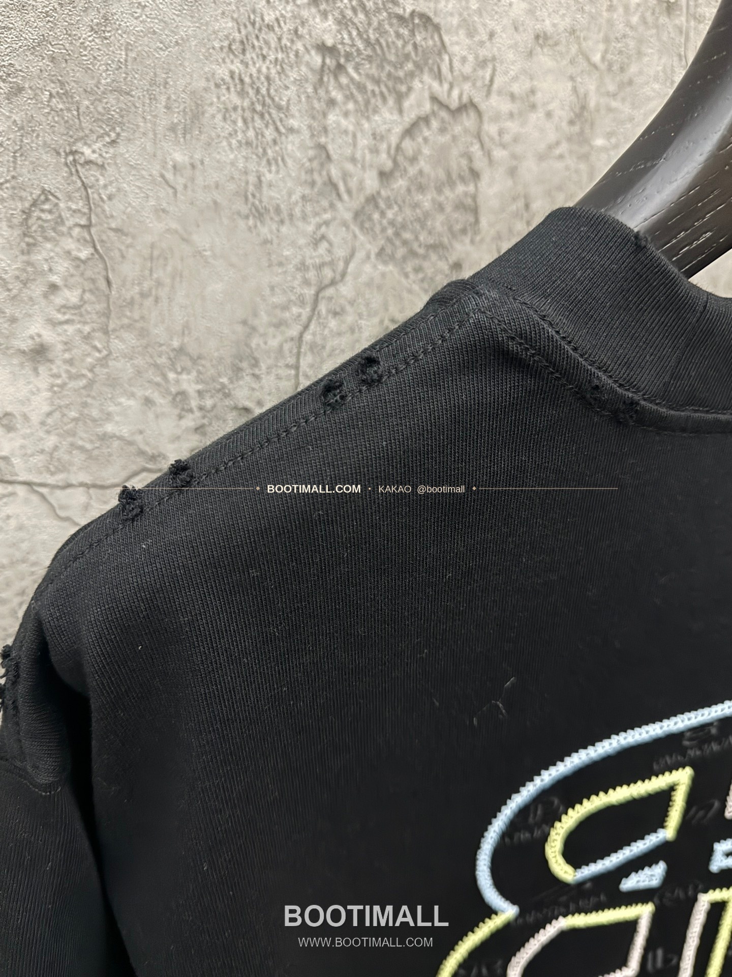 발렌시아가 2026SS 헤비코튼 컬러배색 아치 3D홀자수 루즈핏 반팔 티셔츠 Balenciaga 2026 SS Heavy Cotton Color Block Arch 3D Hollow Embroidery Loose Fit Short Sleeve T-Shirt 8606 9