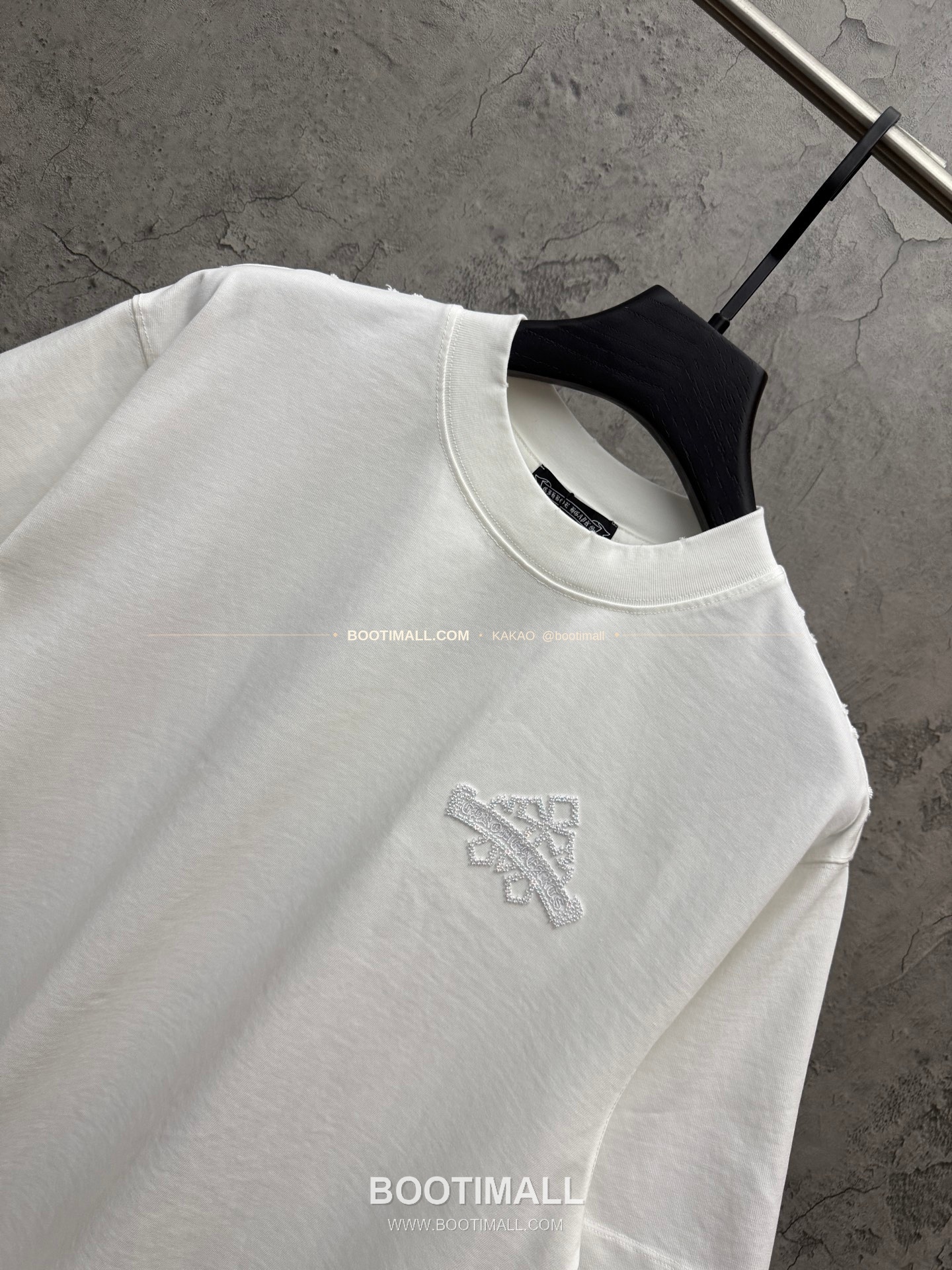 크롬하츠 2026SS 헤비코튼 스팽글 크로스 3D홀자수 루즈핏 반팔 티셔츠 Chrome Hearts 2026 SS Heavy Cotton Sequin Cross 3D Hollow Embroidery Loose Fit Short Sleeve T-Shirt 9612 3