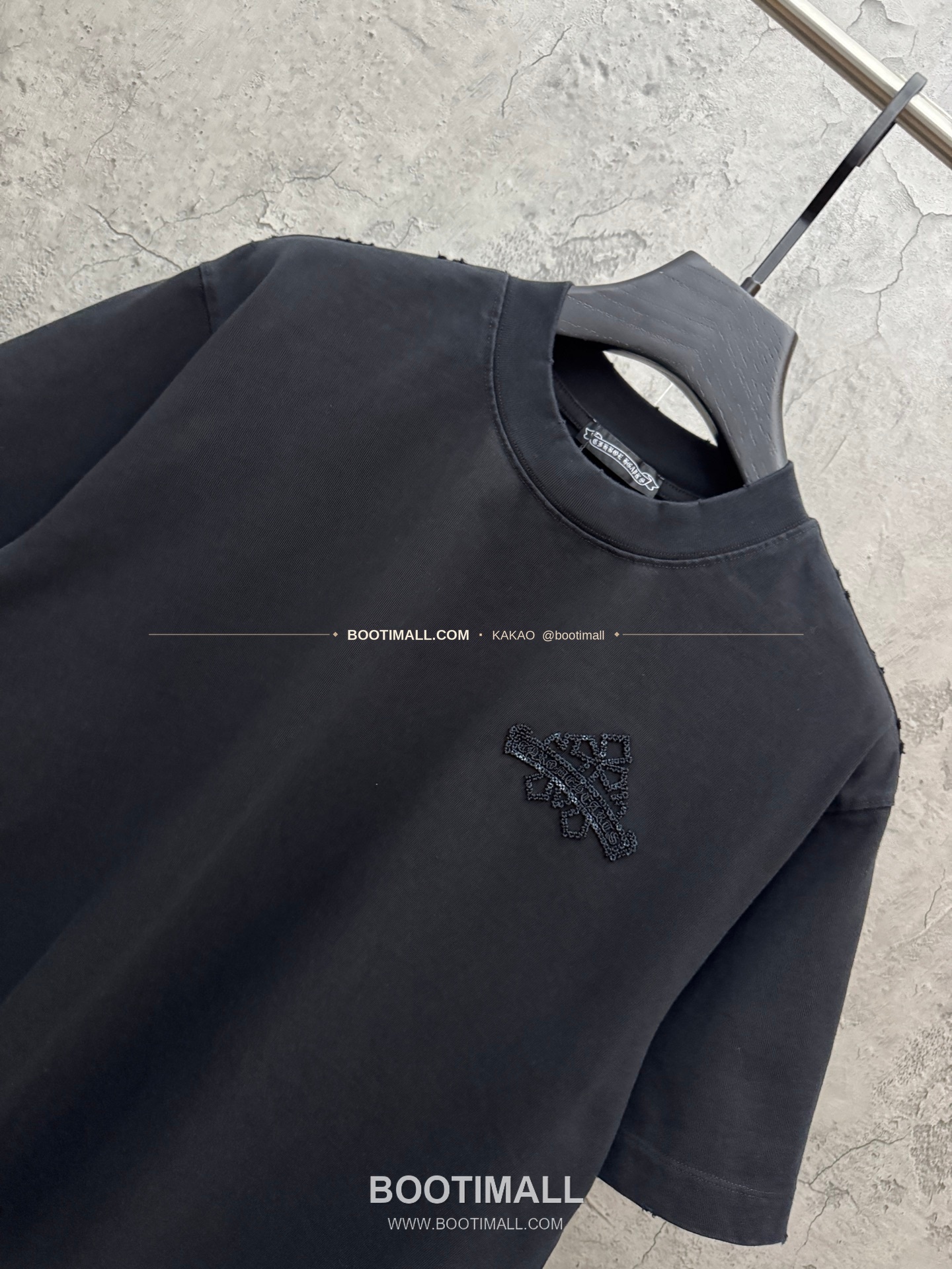 크롬하츠 2026SS 헤비코튼 스팽글 크로스 3D홀자수 루즈핏 반팔 티셔츠 Chrome Hearts 2026 SS Heavy Cotton Sequin Cross 3D Hollow Embroidery Loose Fit Short Sleeve T-Shirt 9612 3