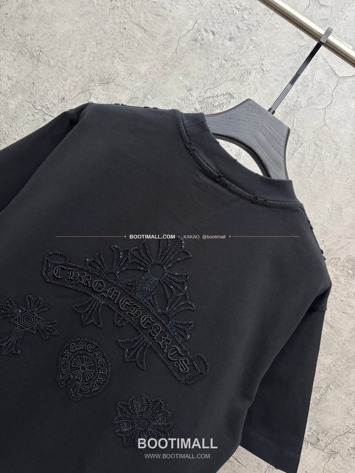 크롬하츠 2026SS 헤비코튼 스팽글 크로스 3D홀자수 루즈핏 반팔 티셔츠 Chrome Hearts 2026 SS Heavy Cotton Sequin Cross 3D Hollow Embroidery Loose Fit Short Sleeve T-Shirt 9612 4