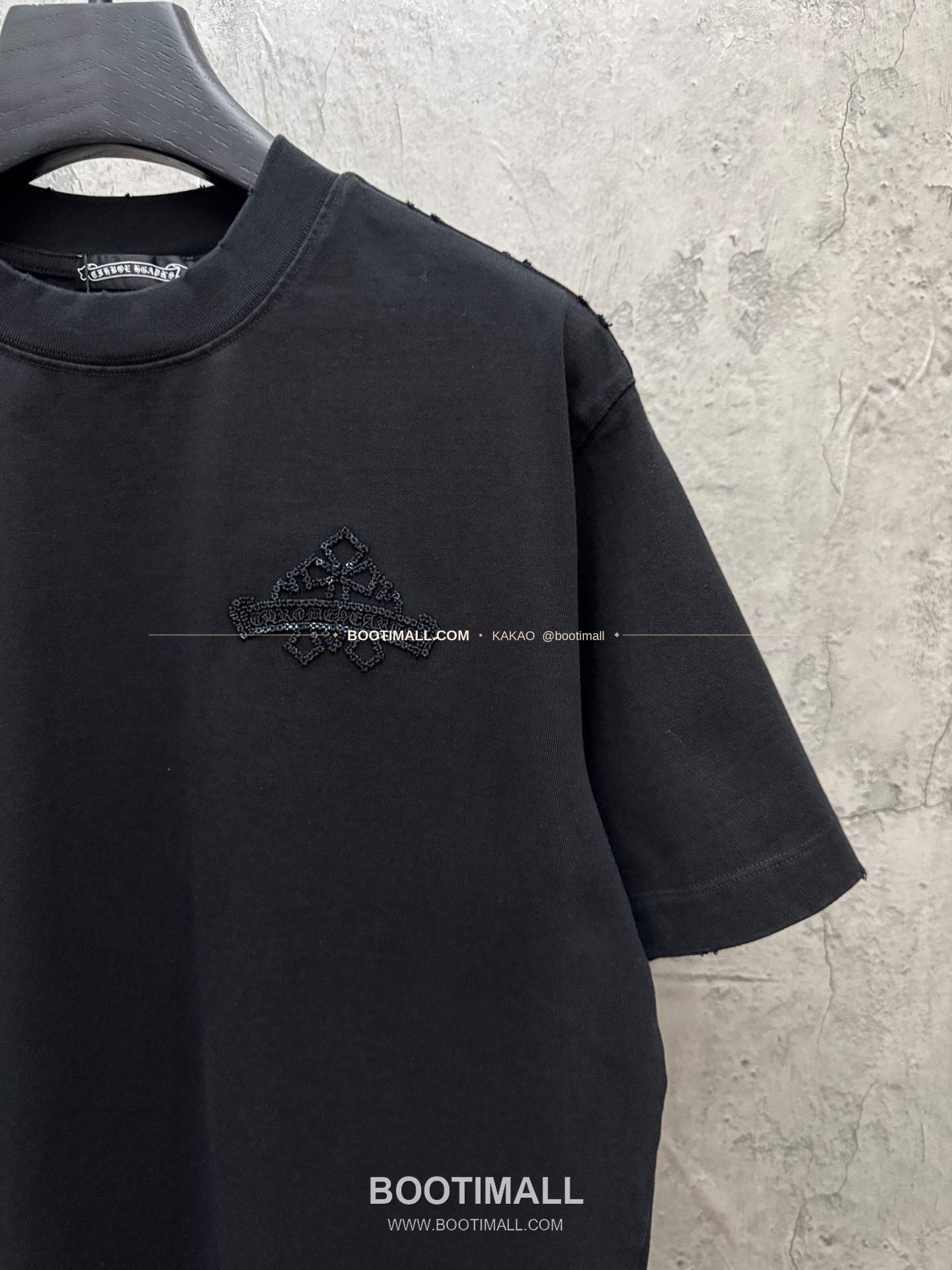 크롬하츠 2026SS 헤비코튼 스팽글 크로스 3D홀자수 루즈핏 반팔 티셔츠 Chrome Hearts 2026 SS Heavy Cotton Sequin Cross 3D Hollow Embroidery Loose Fit Short Sleeve T-Shirt 9612 5