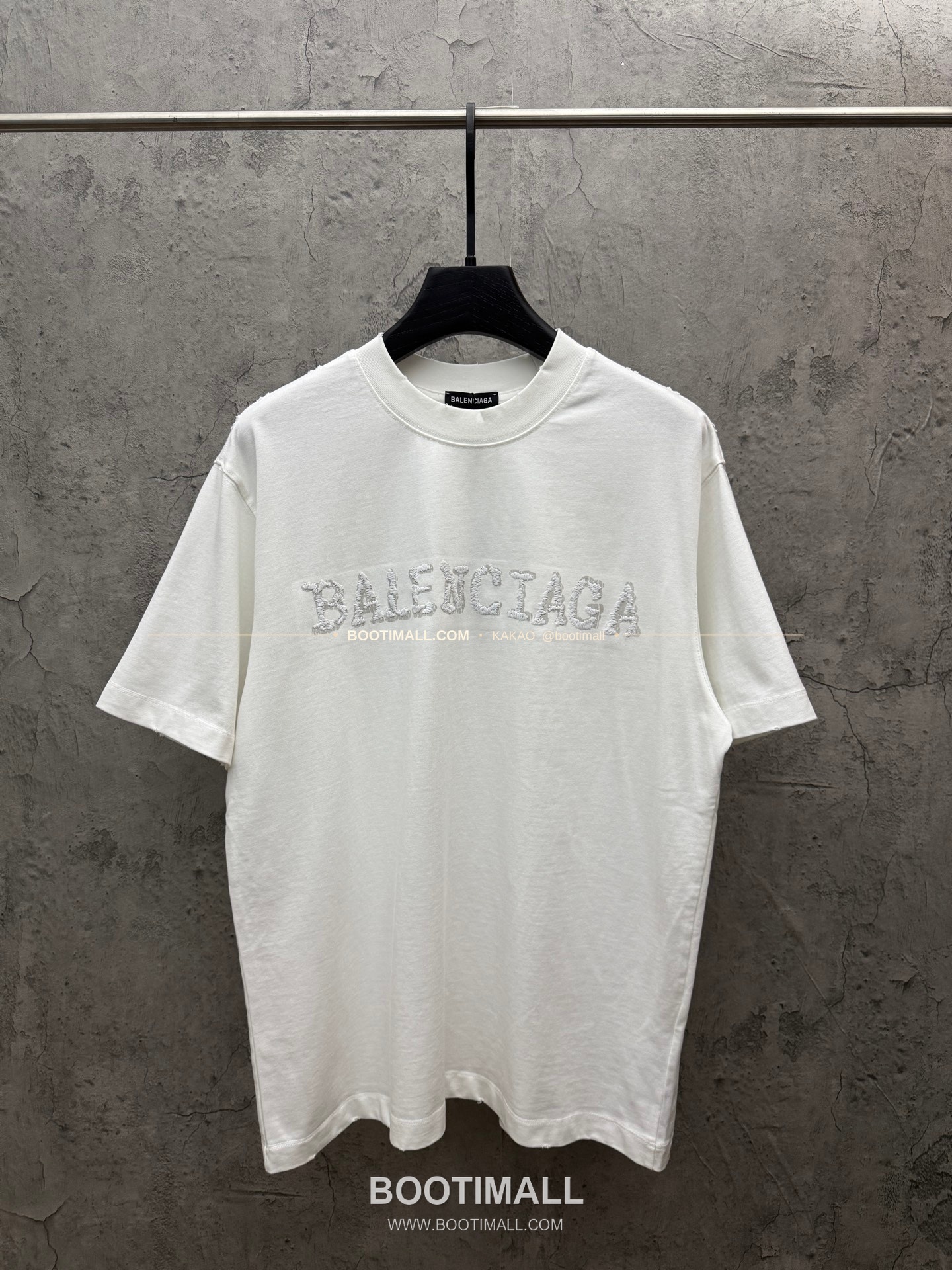 발렌시아가 2026SS 헤비코튼 디지털프린트 프린지 패치자수 루즈핏 반팔 티셔츠 Balenciaga 2026 SS Heavy Cotton Digital Print Fringe Patch Embroidery Loose Fit Short Sleeve T-Shirt 8607 1