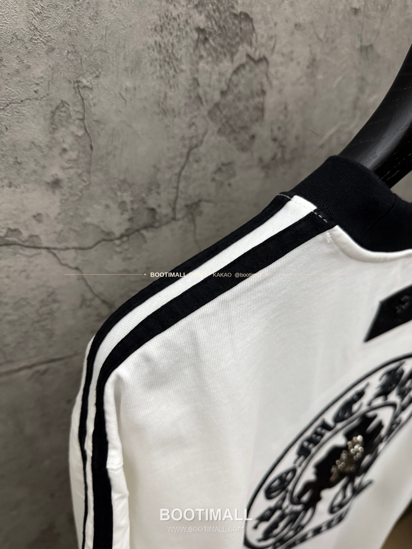 크롬하츠 2026SS 헤비코튼 레더패치 크로스자수 컬러블록 루즈핏 반팔 티셔츠 Chrome Hearts 2026 SS Heavy Cotton Leather Patch Cross Embroidery Color Block Loose Fit Short Sleeve T-Shirt 9610 9