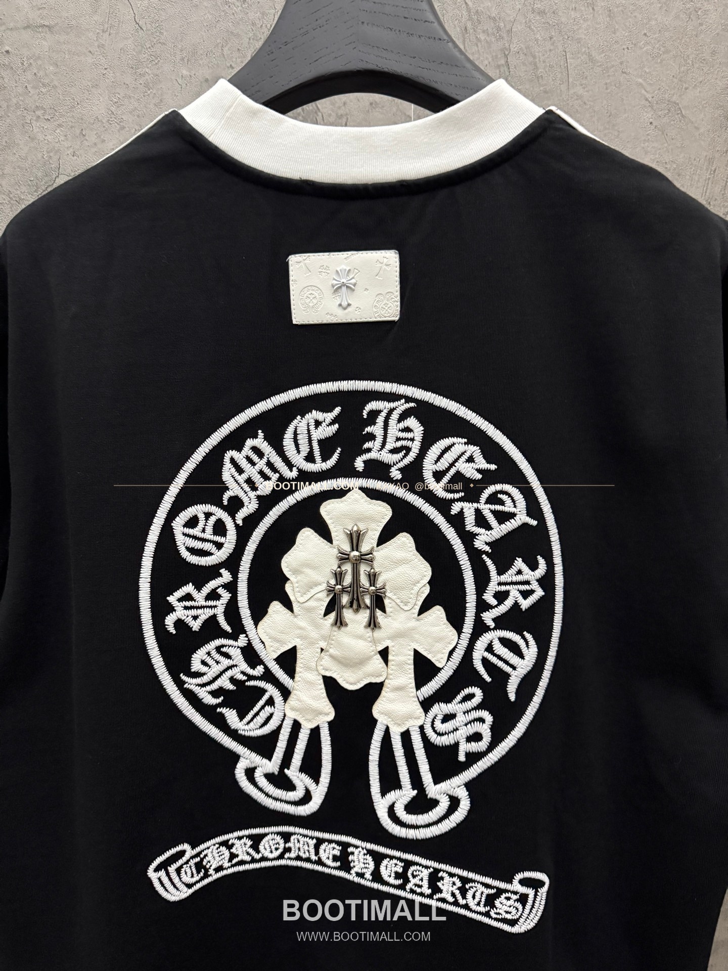 크롬하츠 2026SS 헤비코튼 레더패치 크로스자수 컬러블록 루즈핏 반팔 티셔츠 Chrome Hearts 2026 SS Heavy Cotton Leather Patch Cross Embroidery Color Block Loose Fit Short Sleeve T-Shirt 9610 7