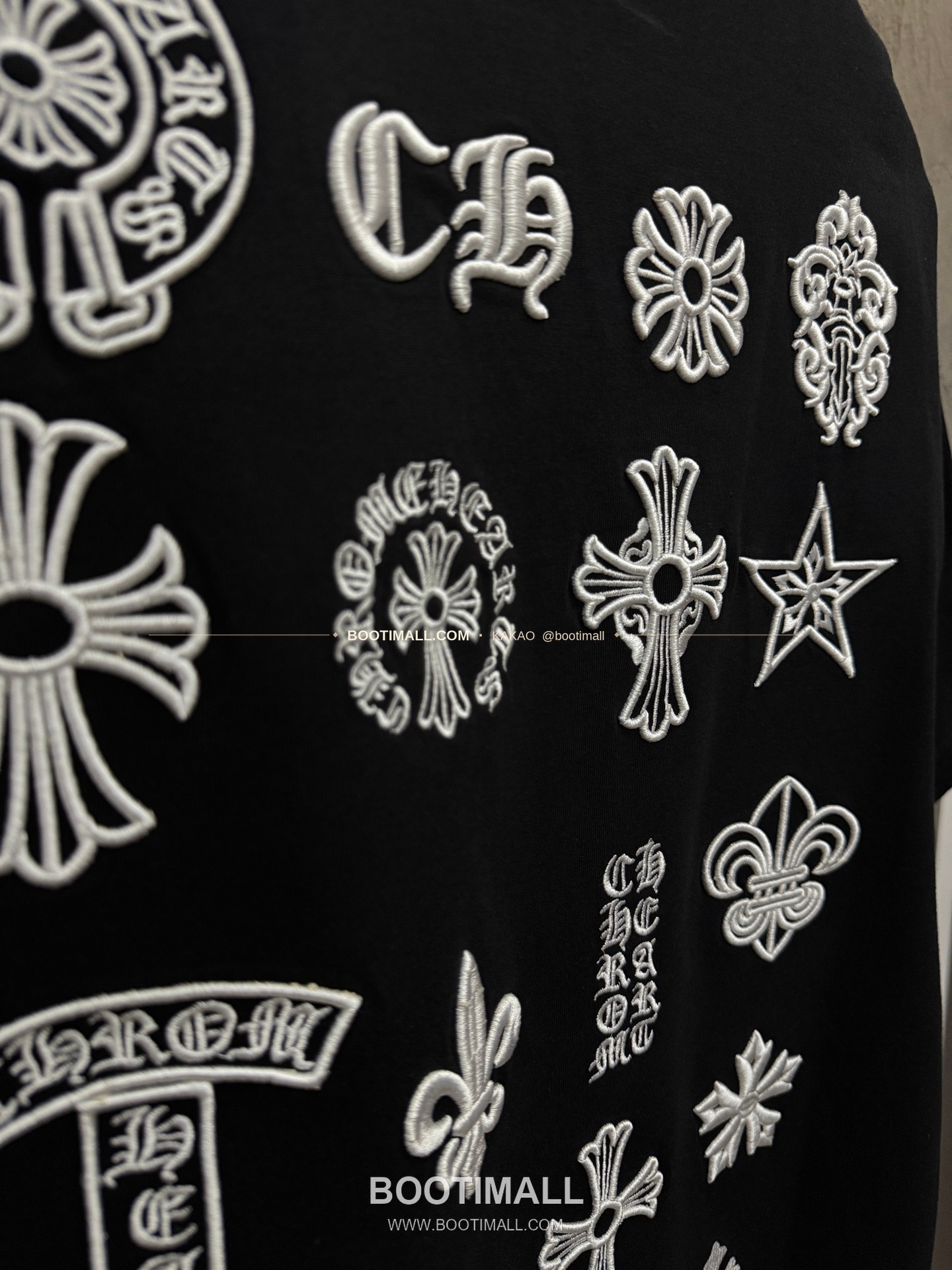 크롬하츠 2026SS 헤비코튼 크로스 3D홀자수 루즈핏 반팔 티셔츠 Chrome Hearts 2026 SS Heavy Cotton Cross 3D Hollow Embroidery Loose Fit Short Sleeve T-Shirt 9613 9