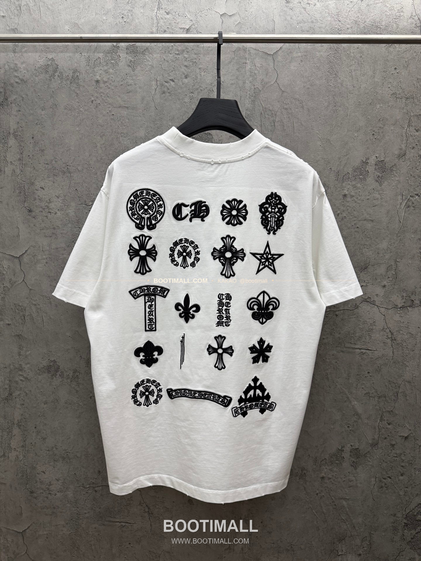 크롬하츠 2026SS 헤비코튼 크로스 3D홀자수 루즈핏 반팔 티셔츠 Chrome Hearts 2026 SS Heavy Cotton Cross 3D Hollow Embroidery Loose Fit Short Sleeve T-Shirt 9613 2