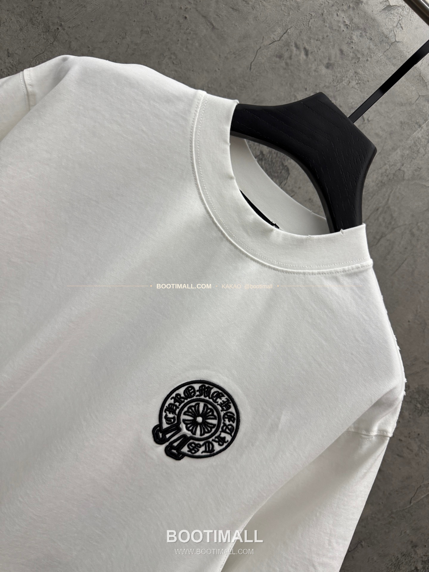 크롬하츠 2026SS 헤비코튼 크로스 3D홀자수 루즈핏 반팔 티셔츠 Chrome Hearts 2026 SS Heavy Cotton Cross 3D Hollow Embroidery Loose Fit Short Sleeve T-Shirt 9613 3