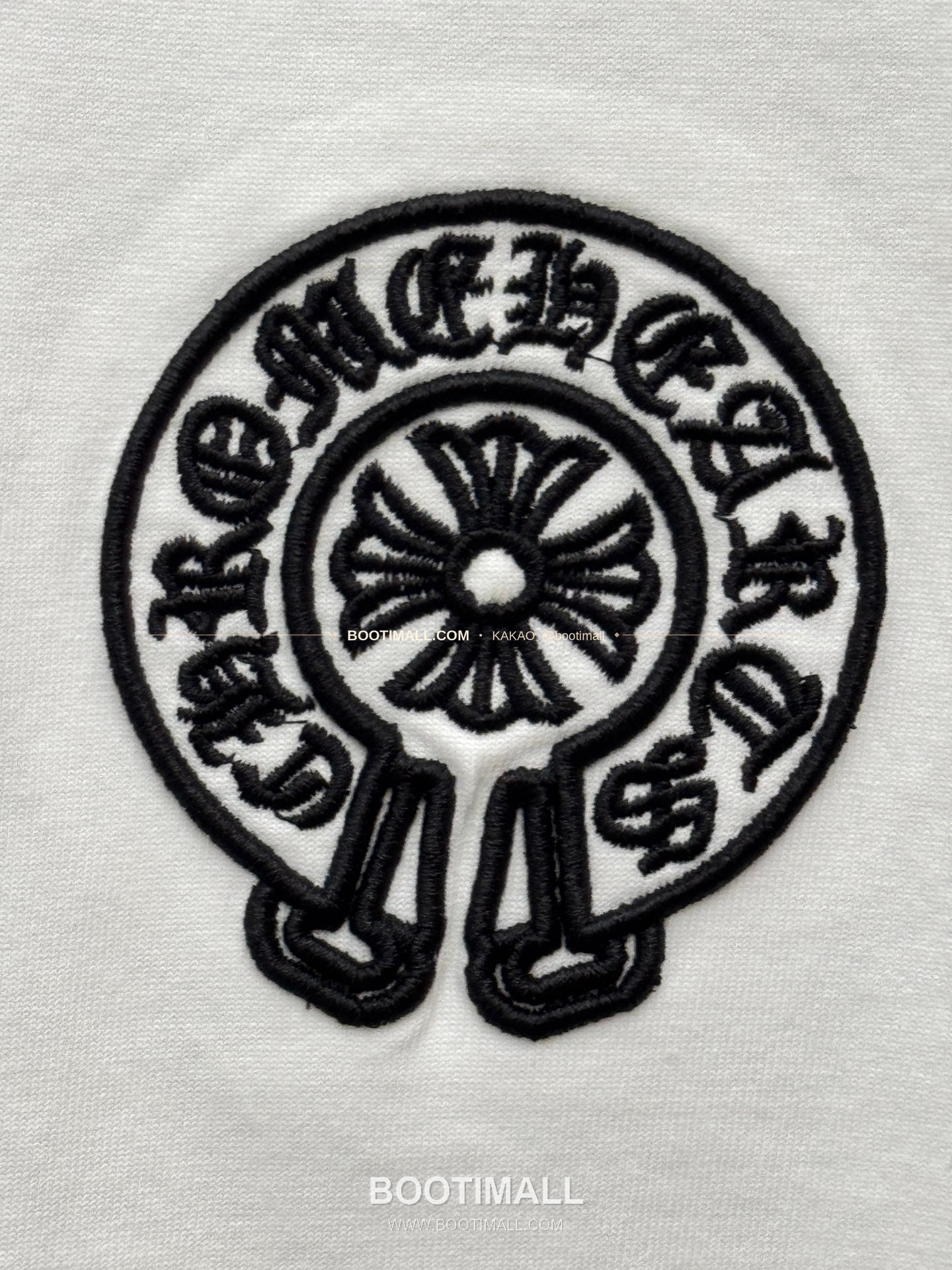 크롬하츠 2026SS 헤비코튼 크로스 3D홀자수 루즈핏 반팔 티셔츠 Chrome Hearts 2026 SS Heavy Cotton Cross 3D Hollow Embroidery Loose Fit Short Sleeve T-Shirt 9613 6