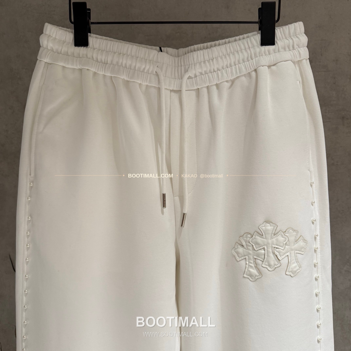 크롬하츠 헤비웨이트 진주 레더패치 루즈핏 블랙 스웨트팬츠 Chrome Hearts Heavyweight Pearl Leather Patch Loose Fit Black Sweatpants D47 3