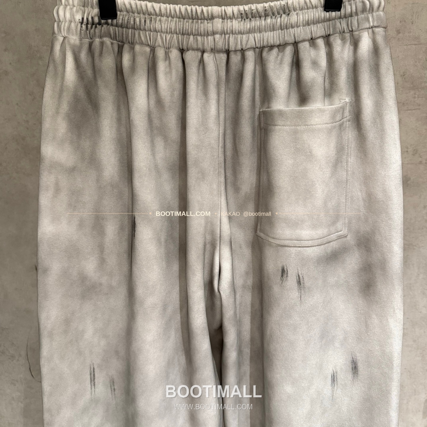 크롬하츠 헤비웨이트 핸드드로잉 레더패치 루즈핏 블랙 스웨트팬츠 Chrome Hearts Heavyweight Hand Drawn Leather Patch Loose Fit Black Sweatpants D45 4