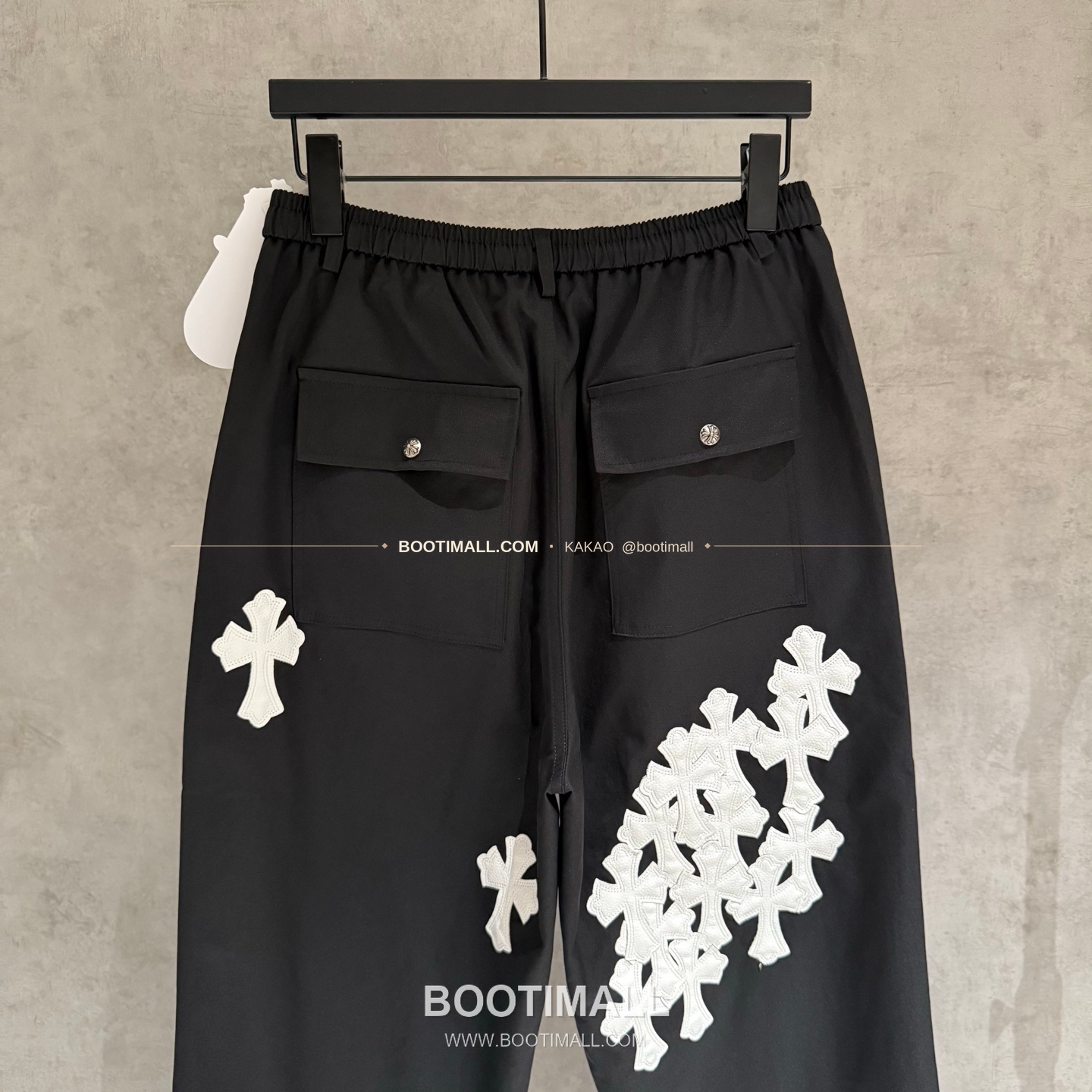 크롬하츠 헤비웨이트 멀티 크로스패치 루즈핏 블랙 카고팬츠 Chrome Hearts Heavyweight Multi Cross Patch Loose Fit Black Cargo Pants D125 4